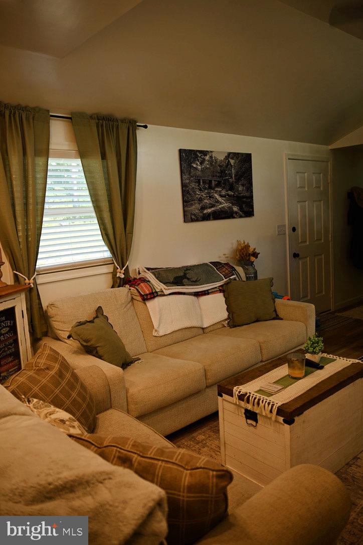 PARKS HOLLOW - Residential