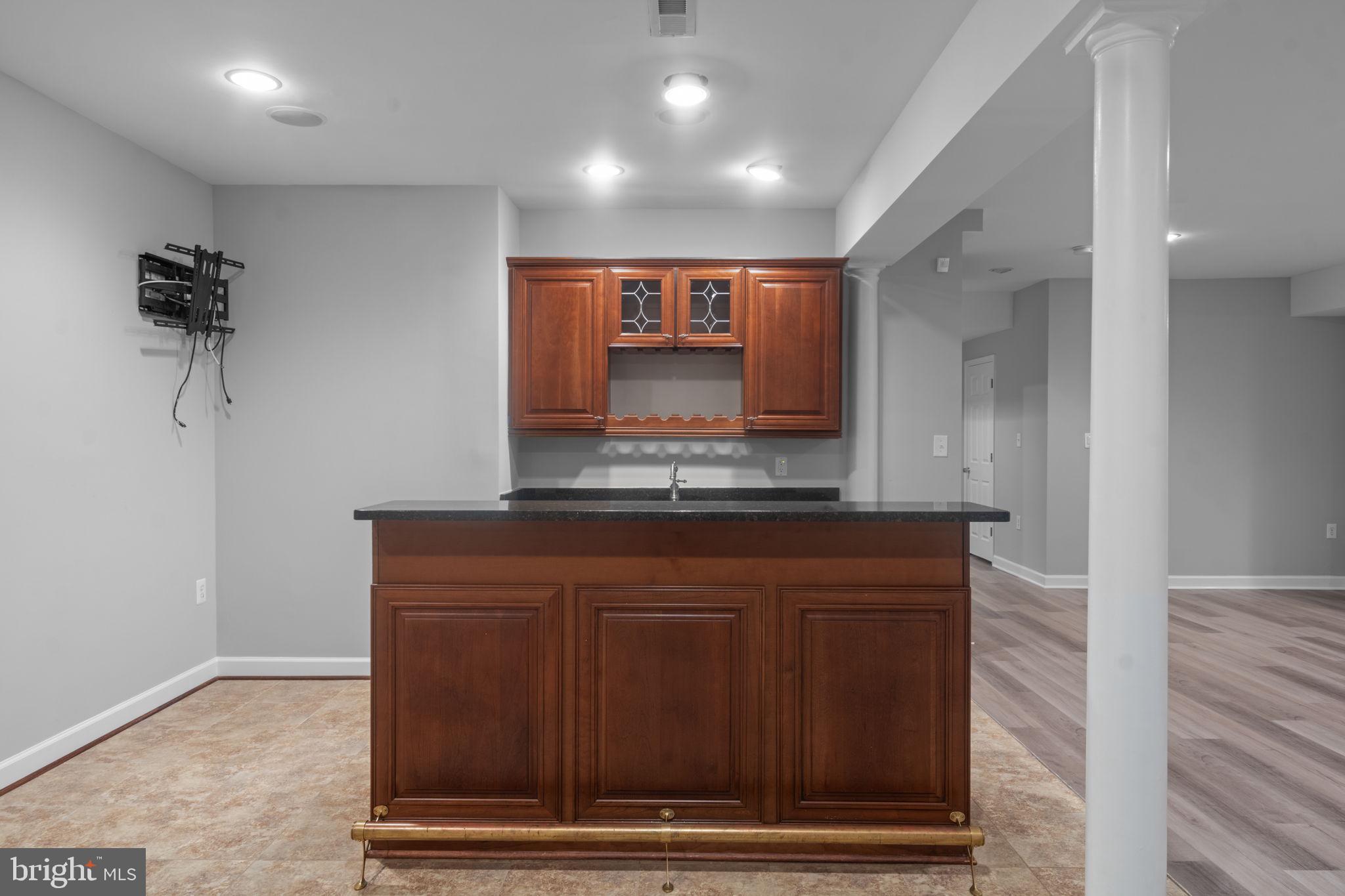 LOWES ISLAND - Residential