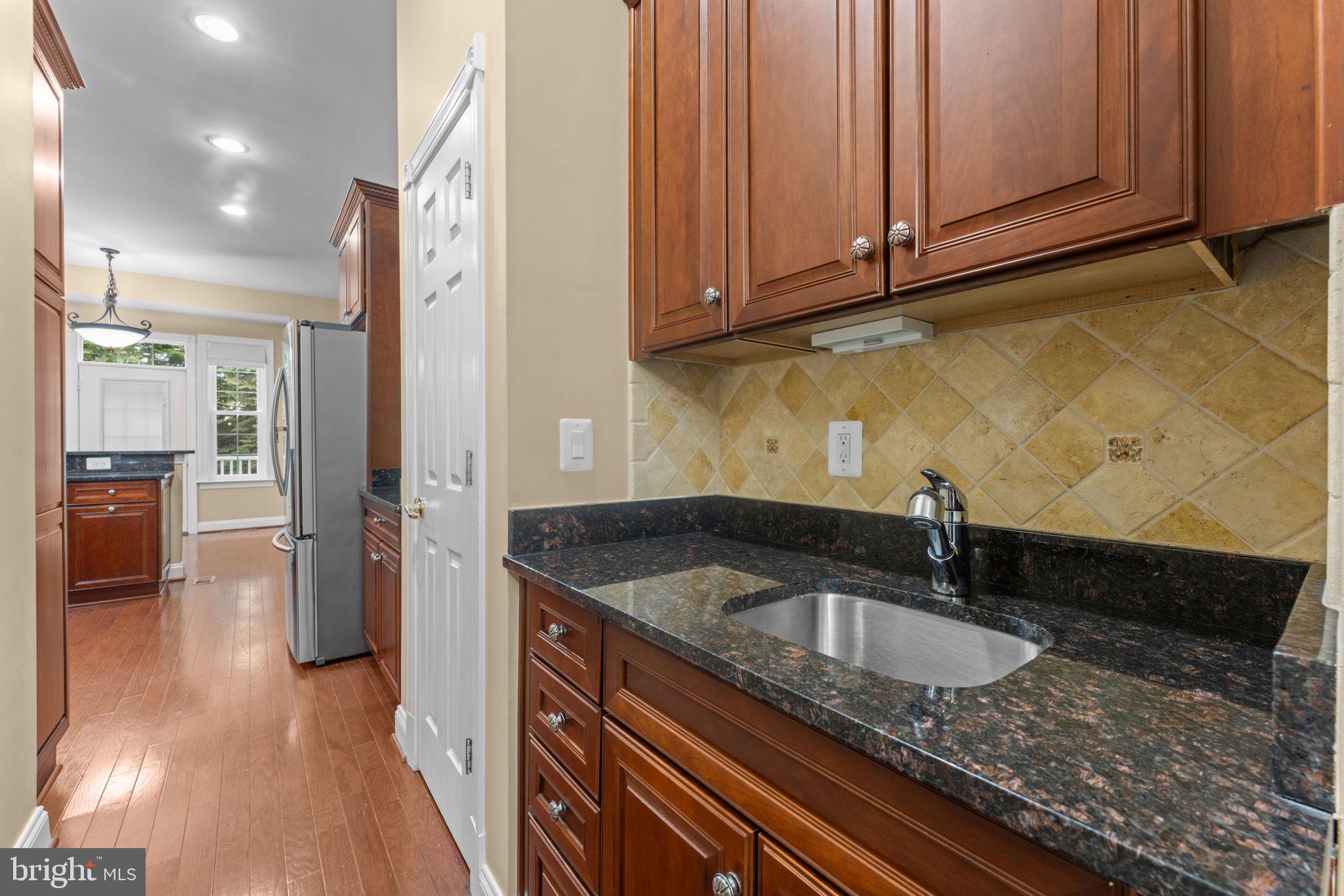 LOWES ISLAND - Residential