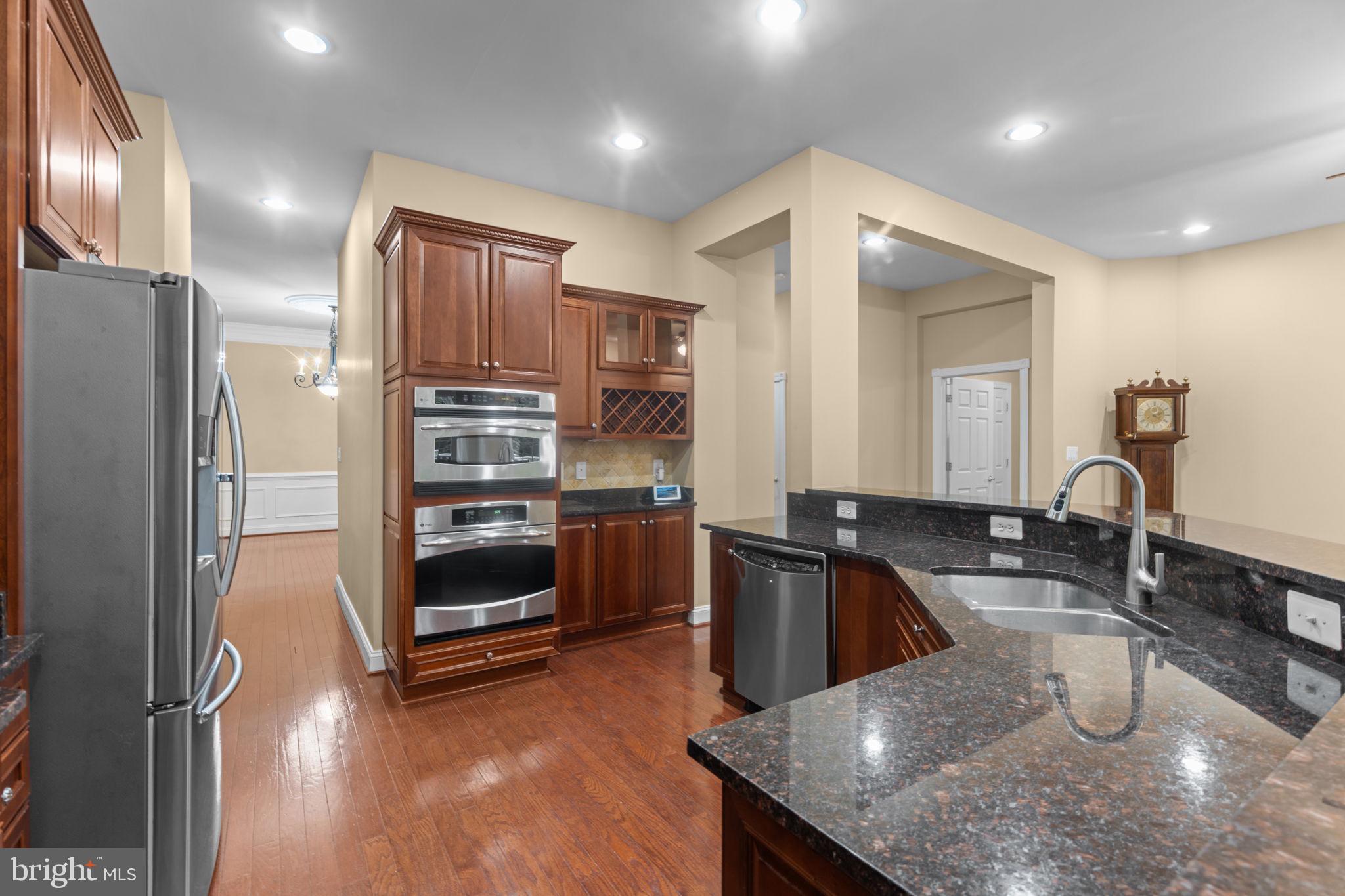 LOWES ISLAND - Residential