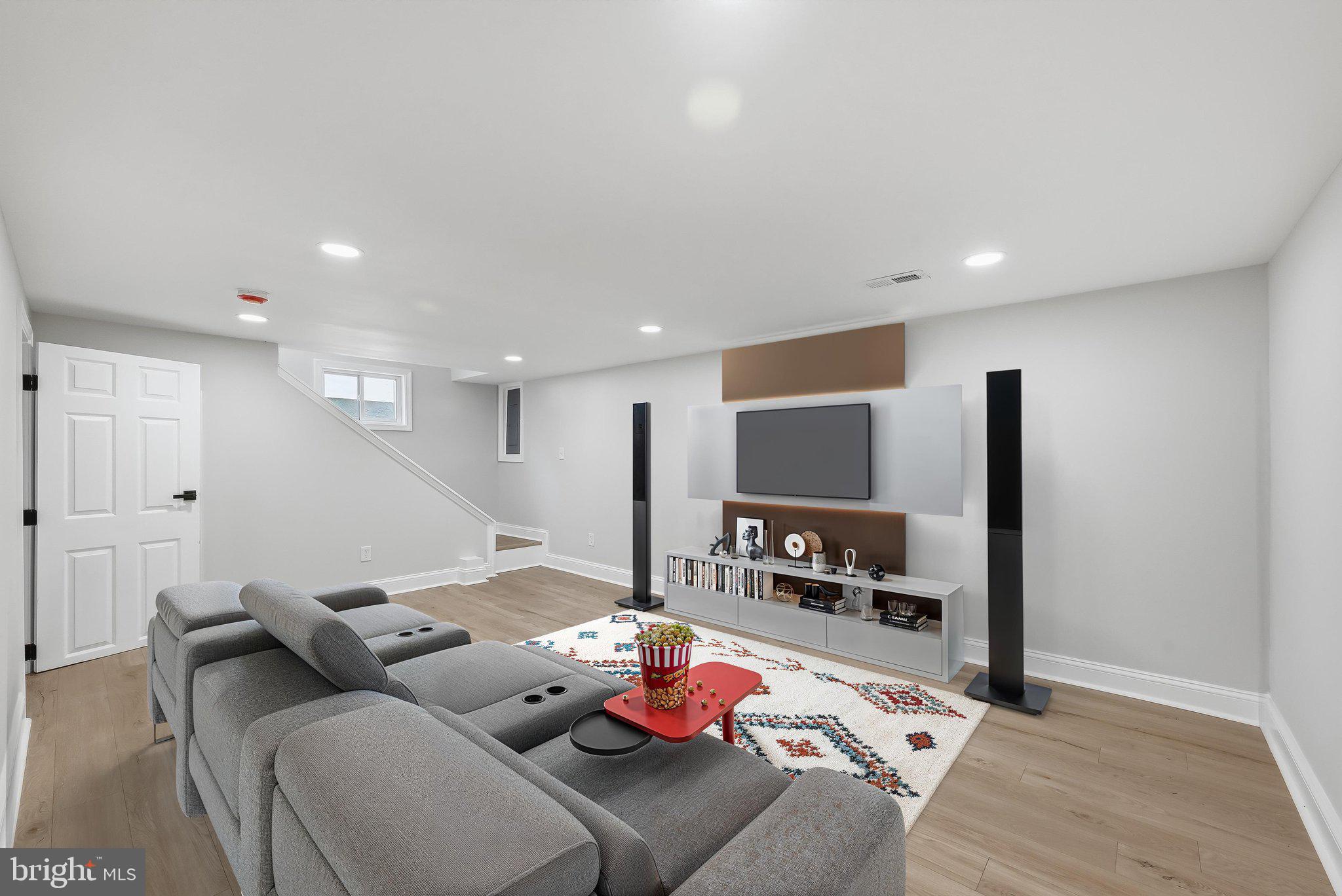 SILVER SANDS - Residential