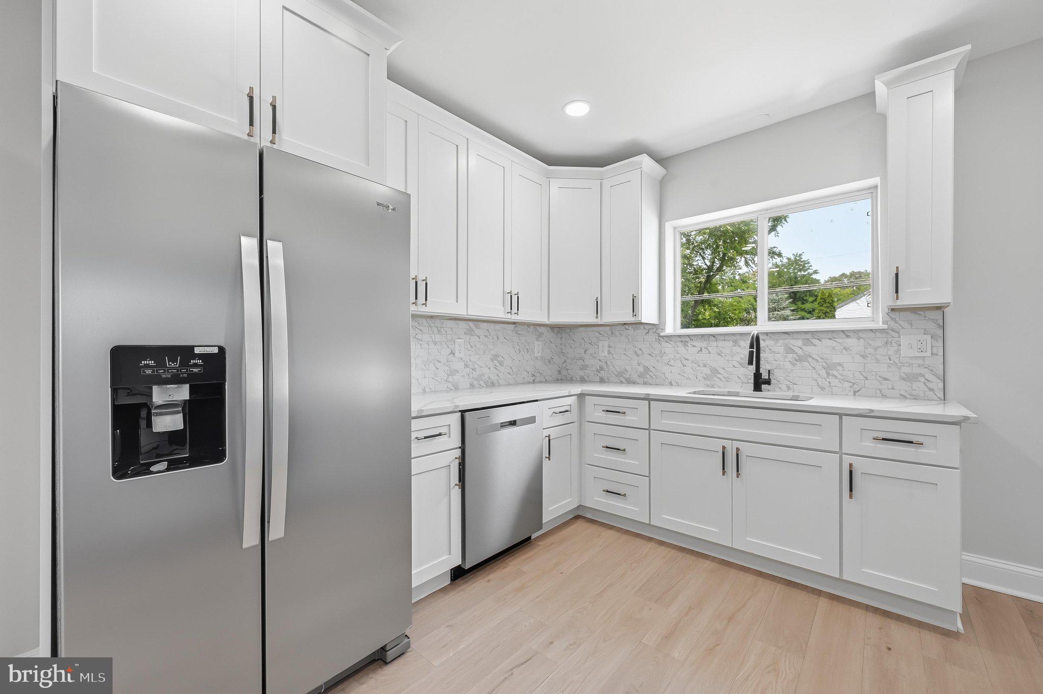 SILVER SANDS - Residential