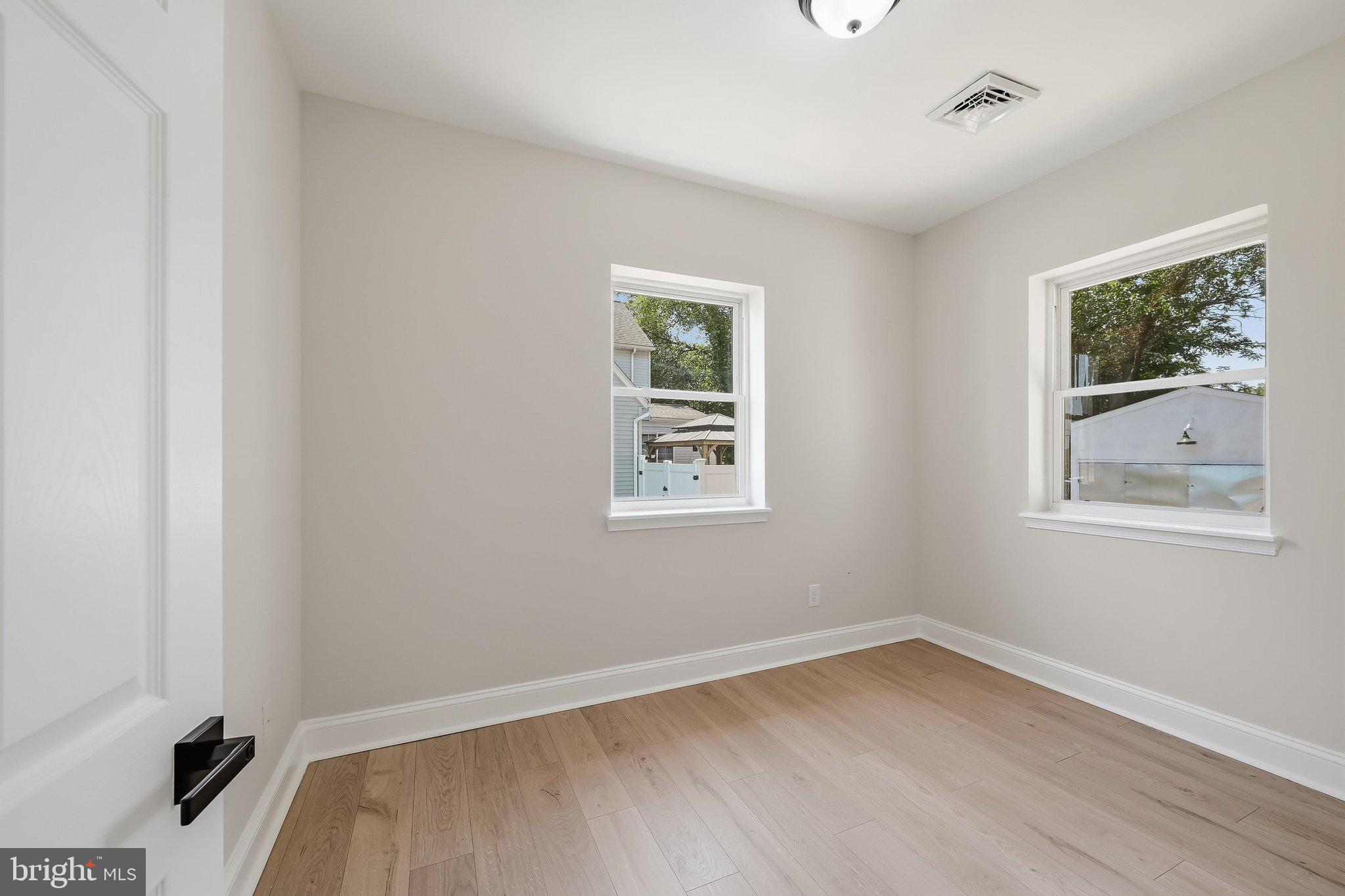 SILVER SANDS - Residential
