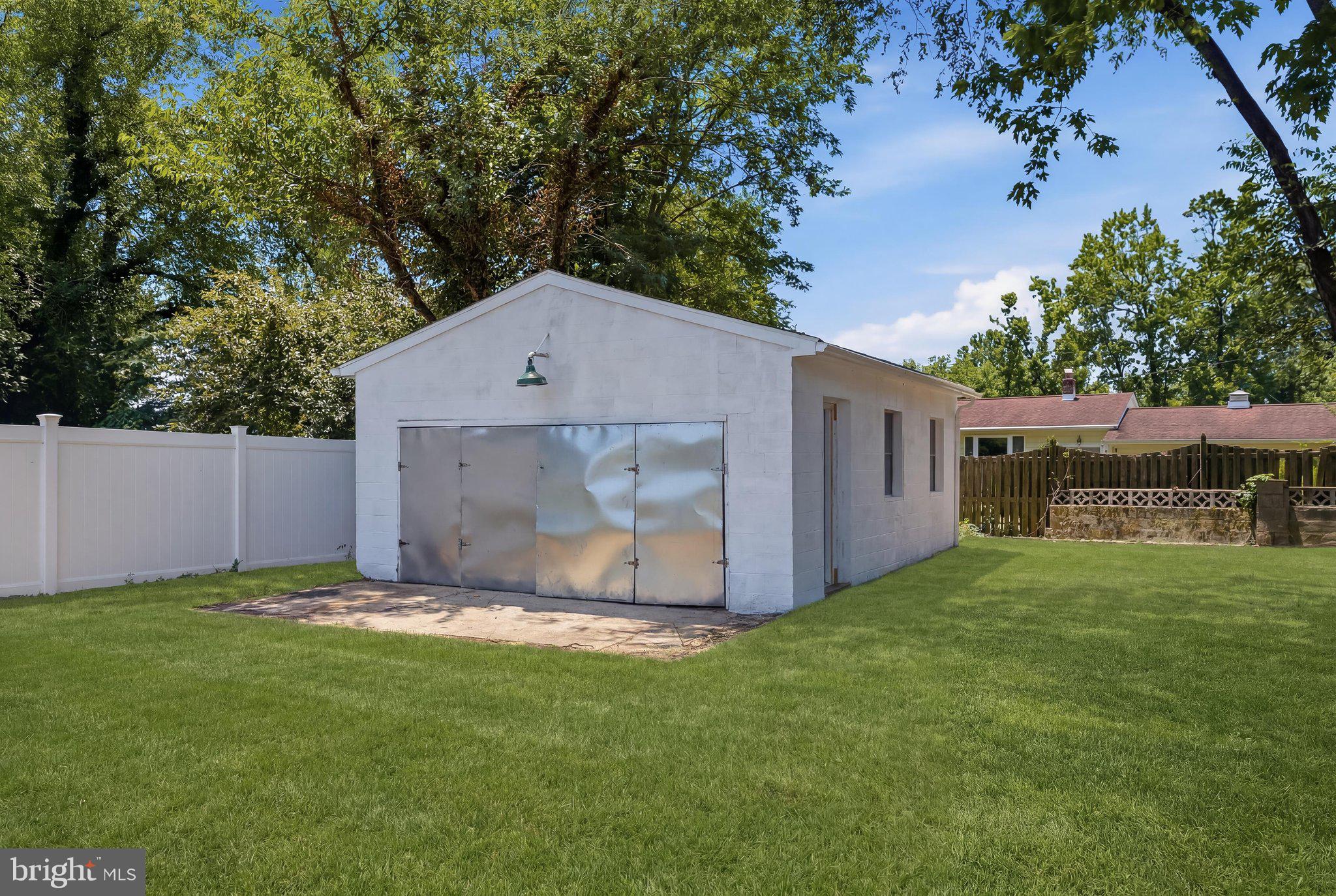 SILVER SANDS - Residential
