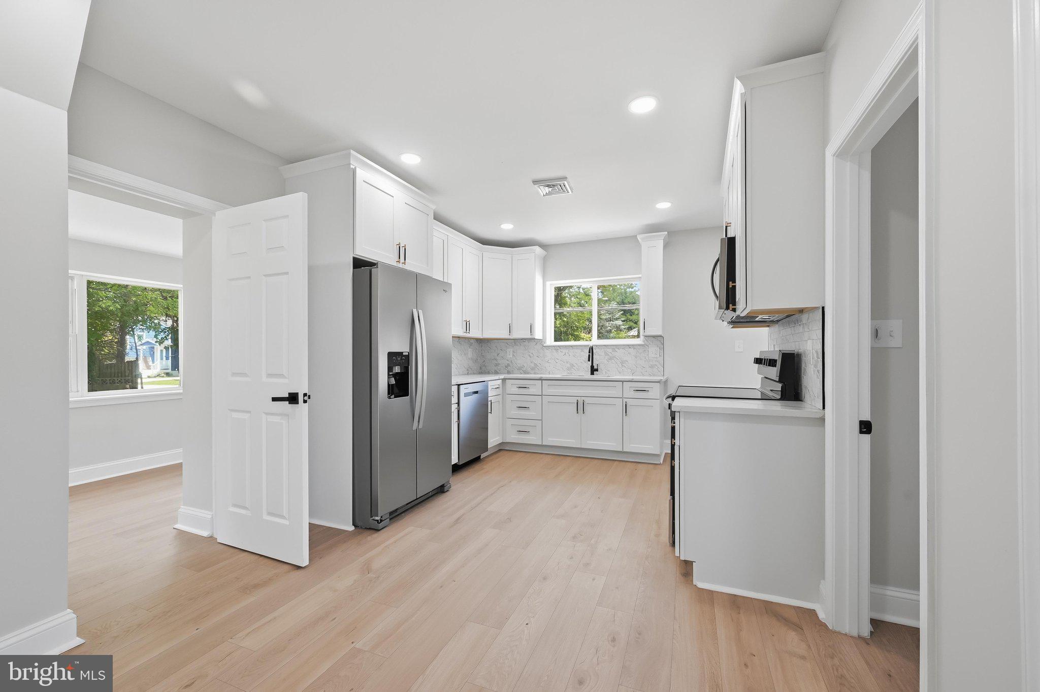 SILVER SANDS - Residential