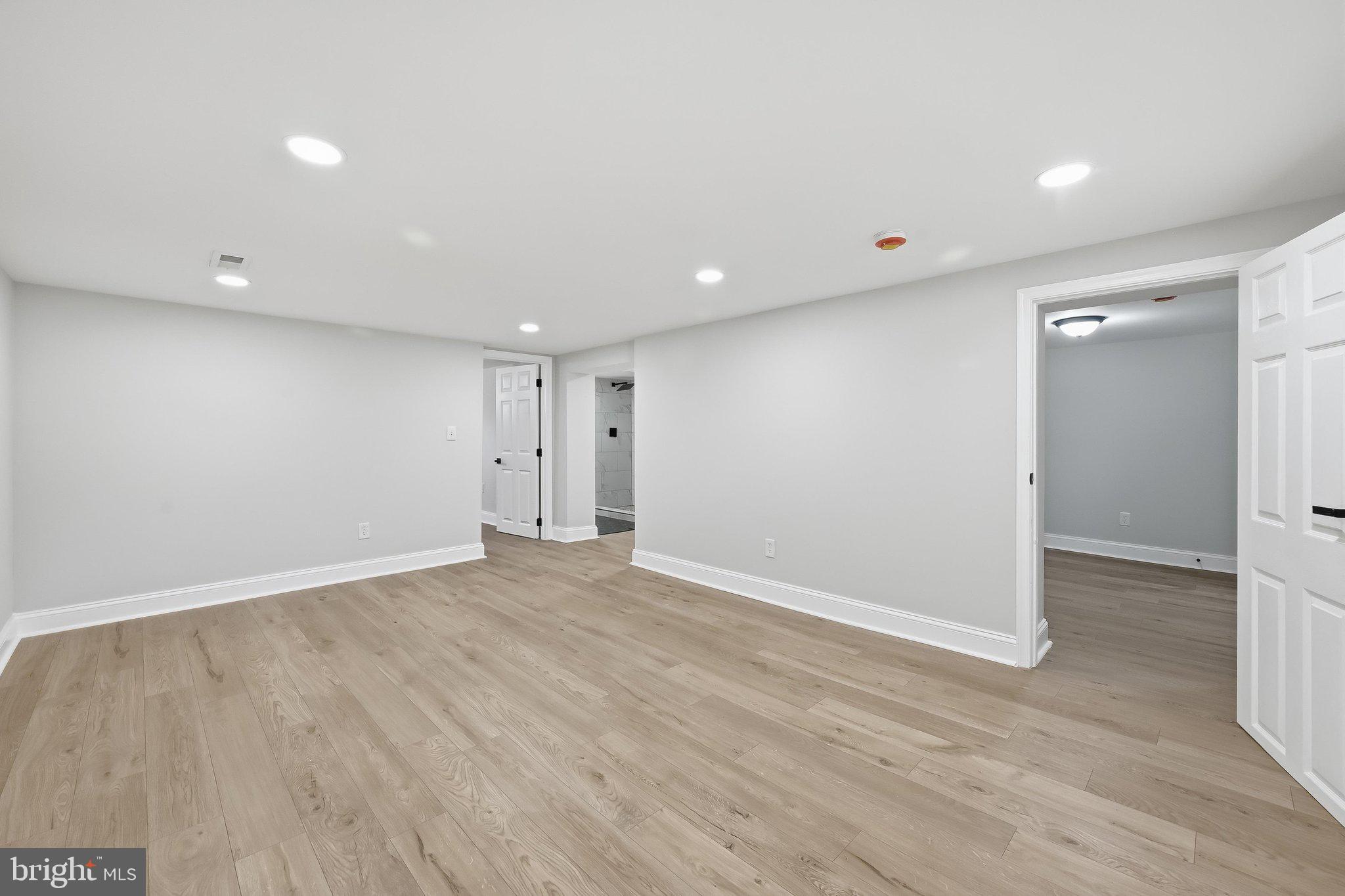 SILVER SANDS - Residential
