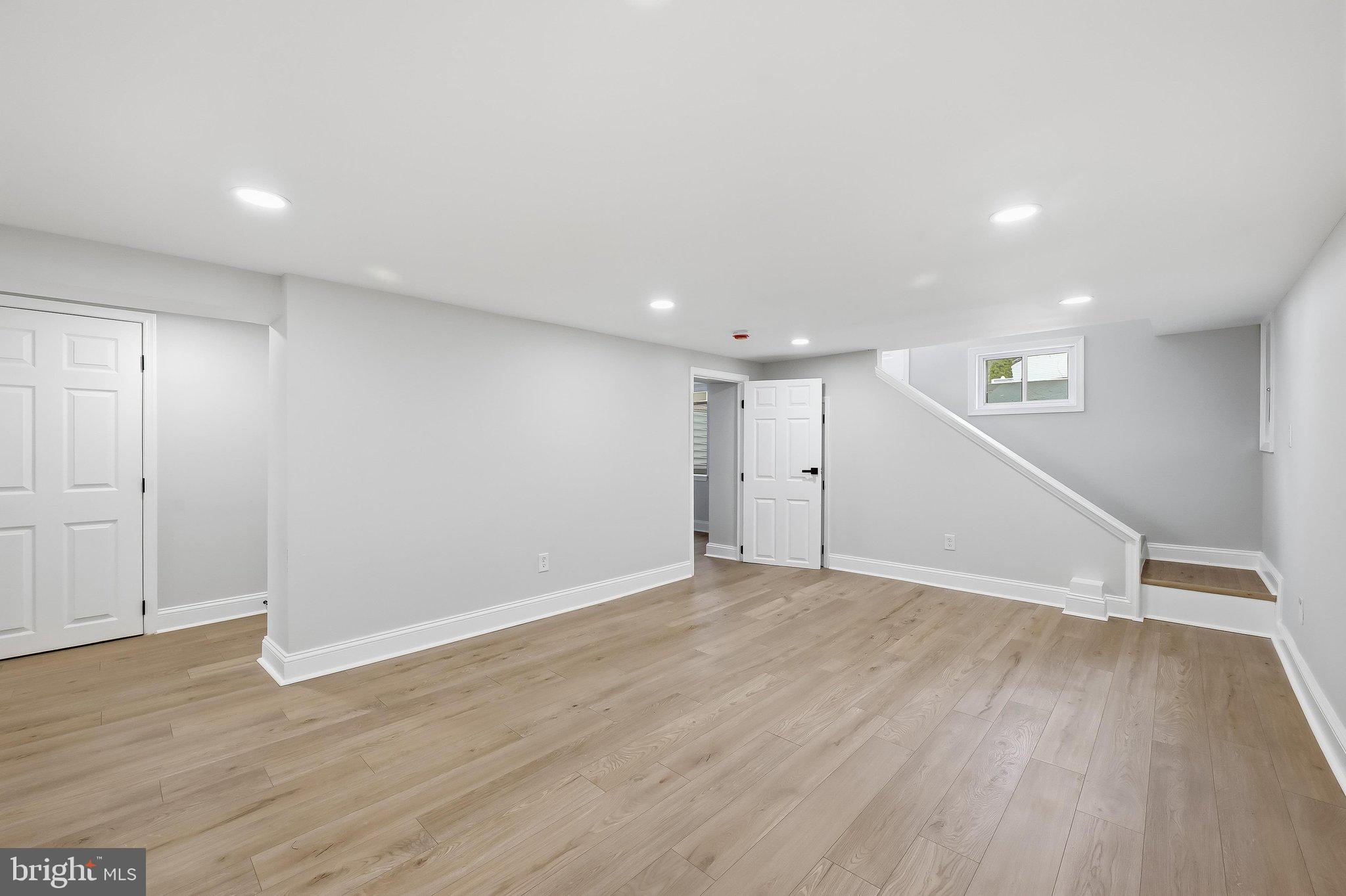 SILVER SANDS - Residential