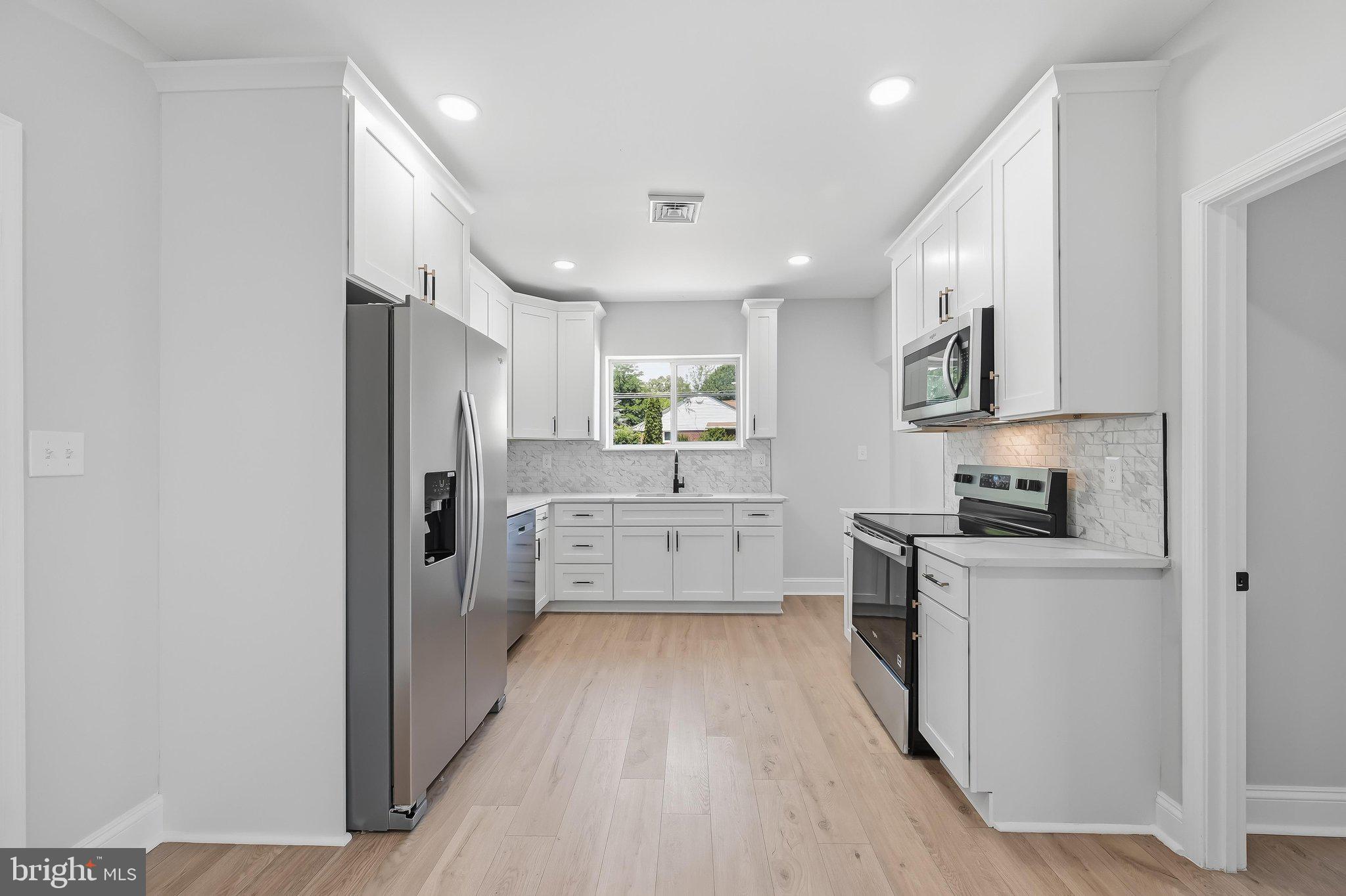 SILVER SANDS - Residential
