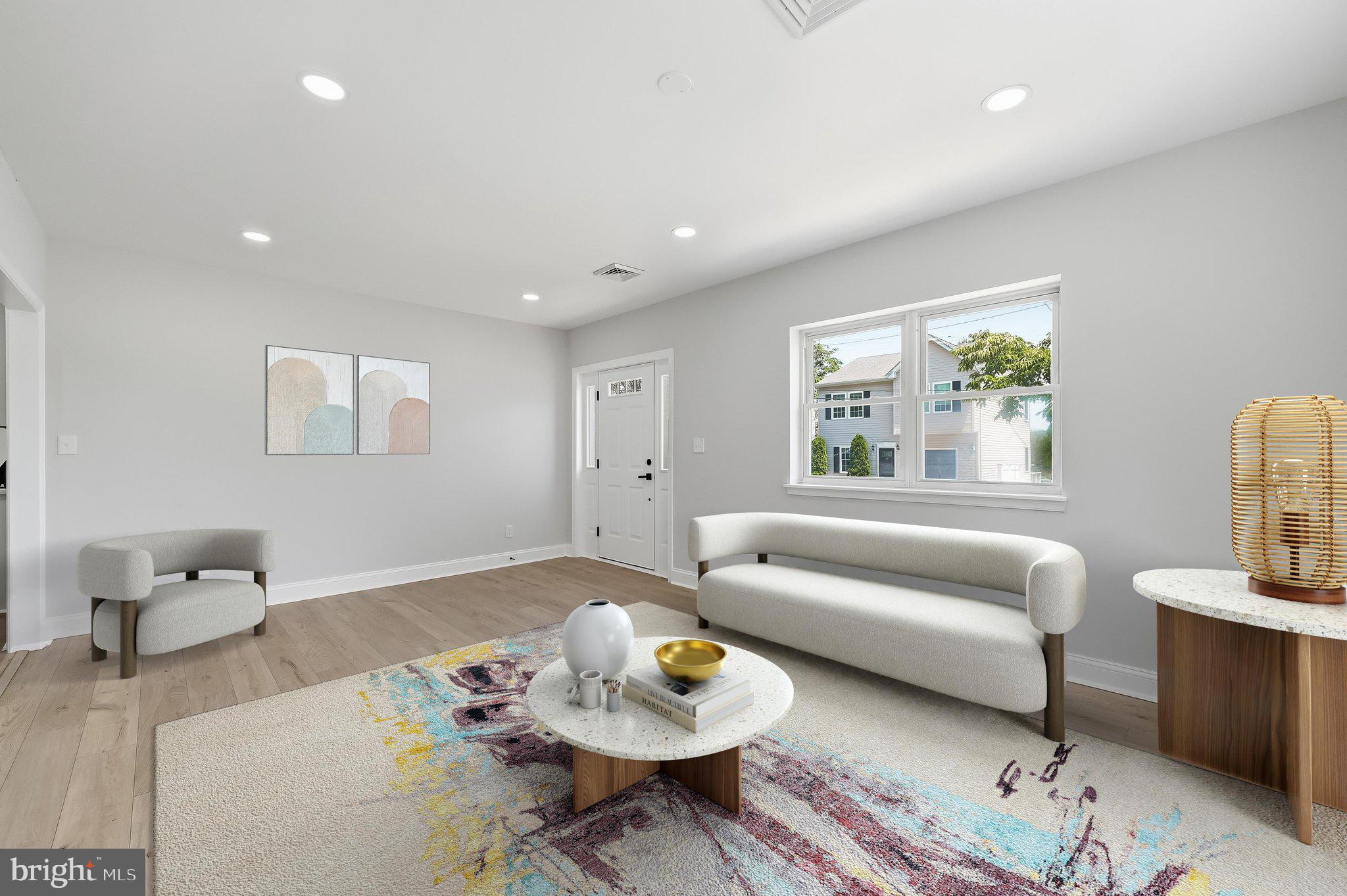SILVER SANDS - Residential