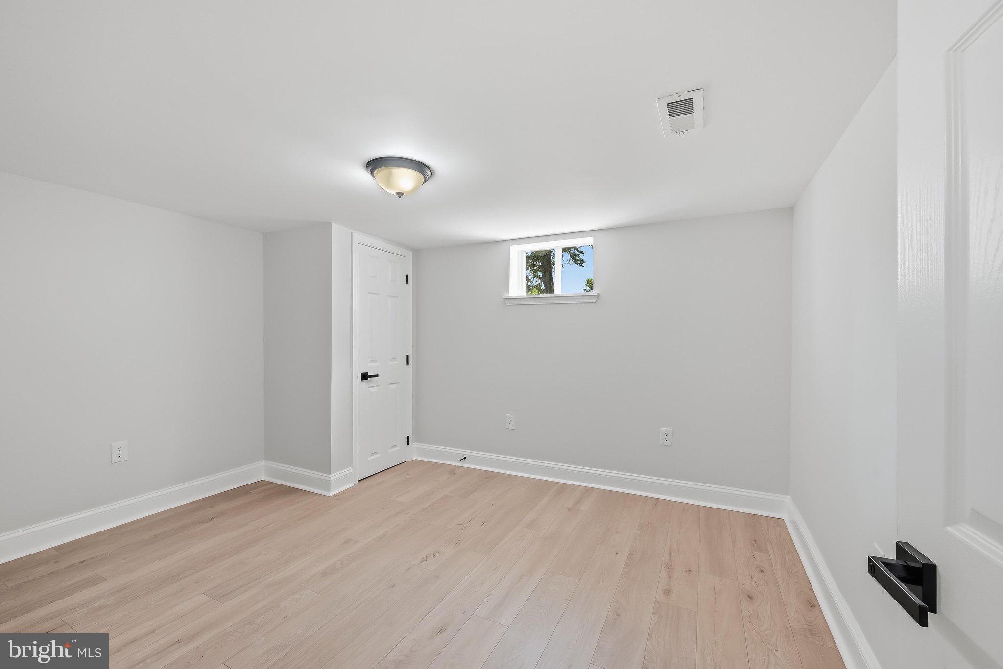 SILVER SANDS - Residential