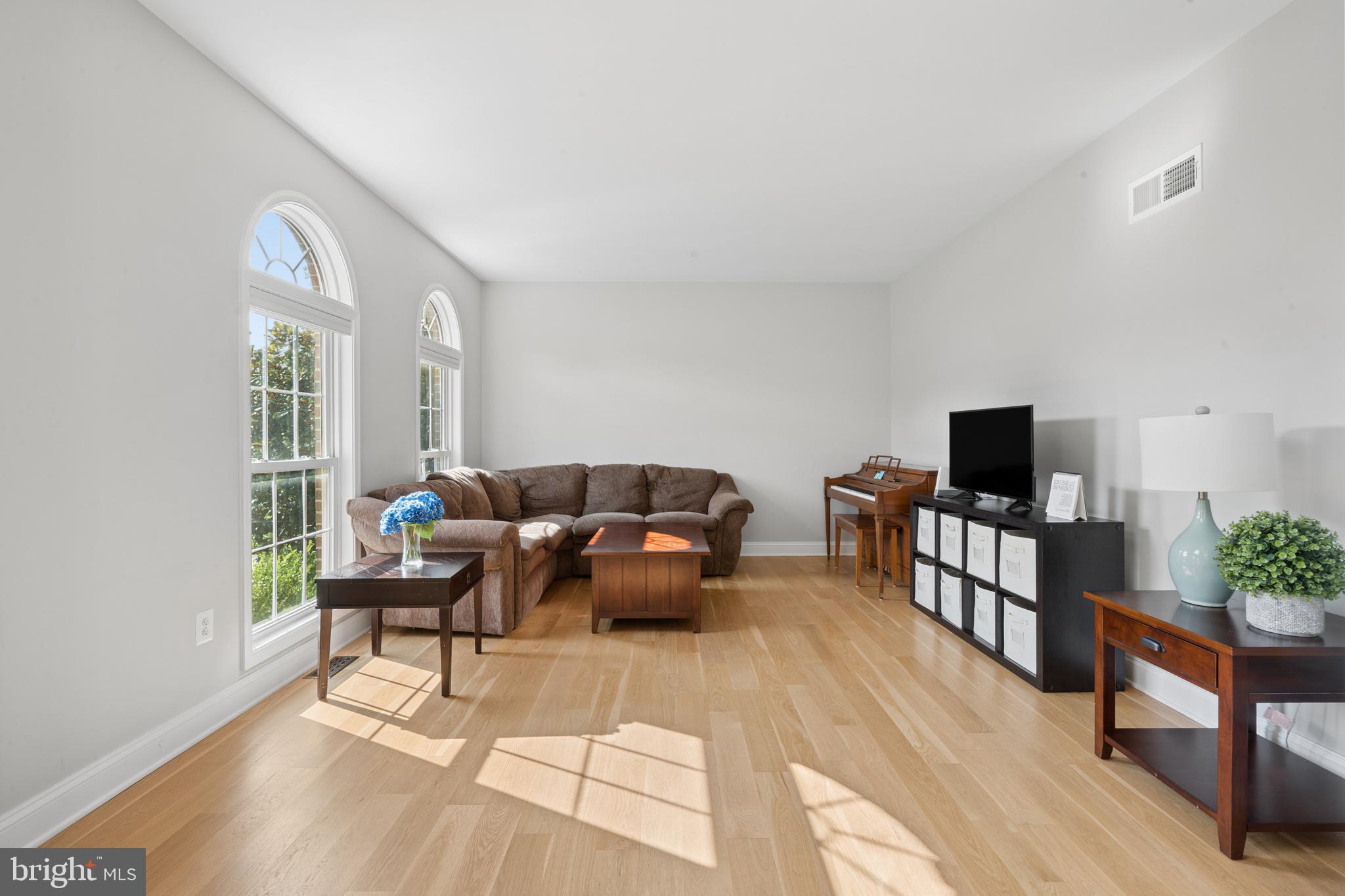 SHERLOCK HOLMES ESTATES - Residential