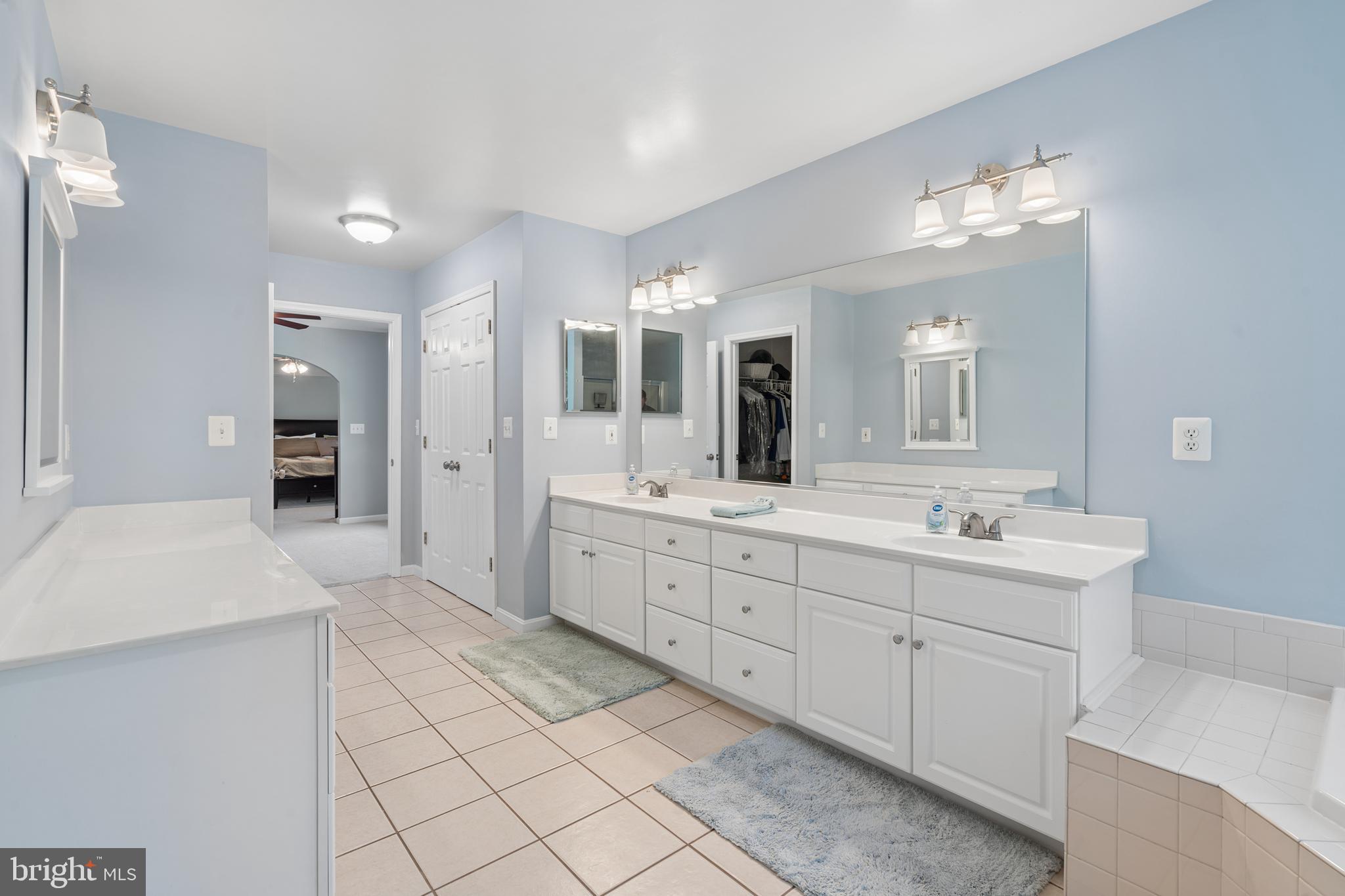 SHERLOCK HOLMES ESTATES - Residential