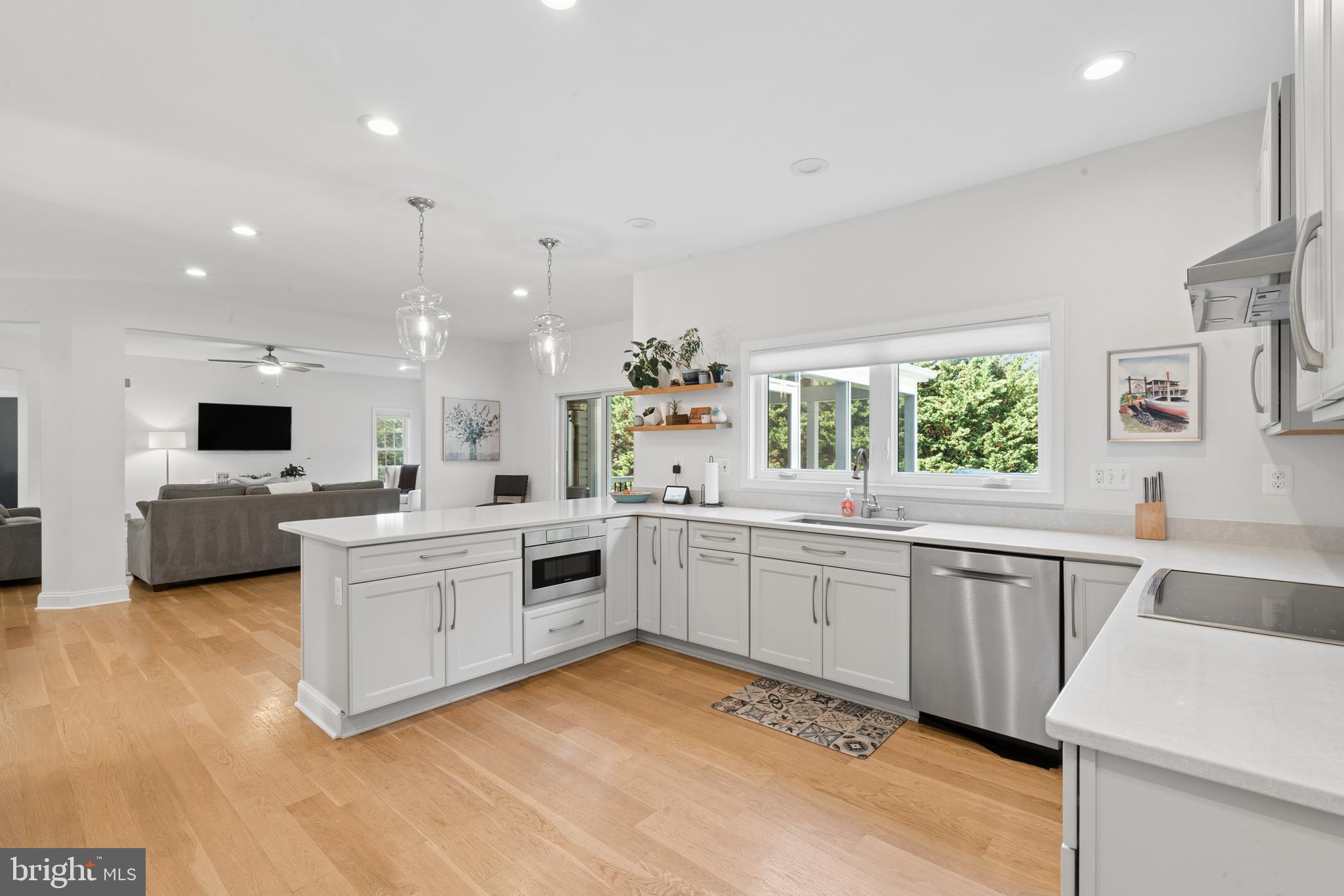 SHERLOCK HOLMES ESTATES - Residential