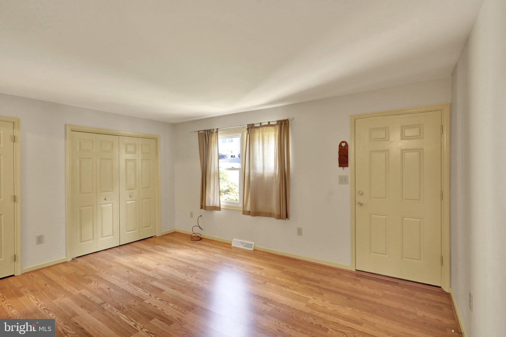 MIFFLIN WOODS - Residential