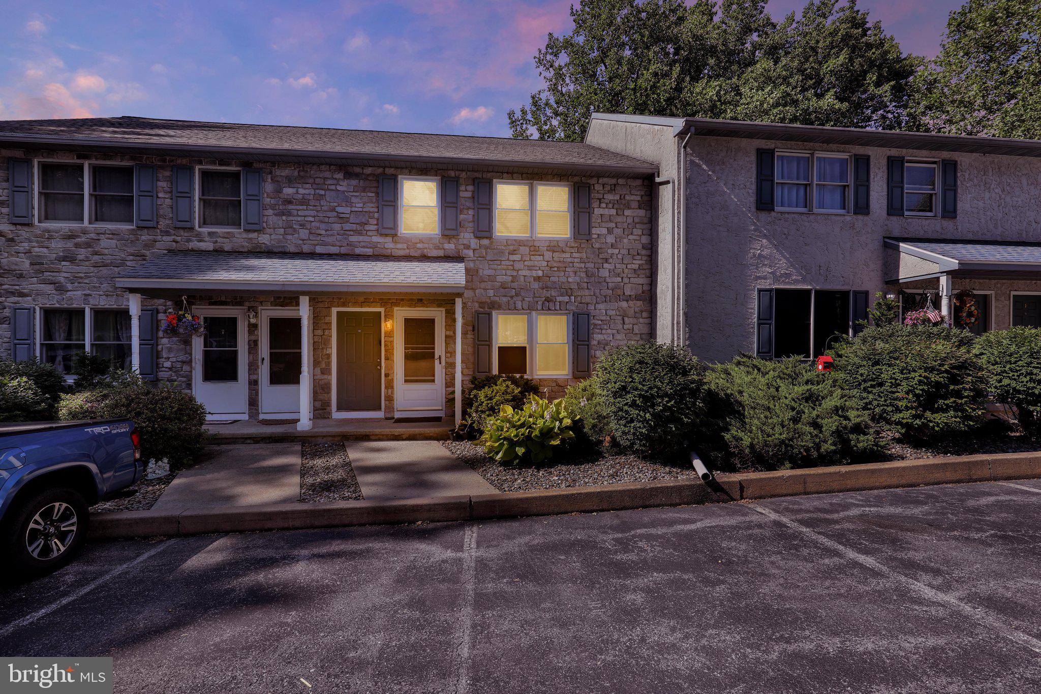Discover easy living in the desirable Highbrooke community! This beautifully maintained condo offers the perfect combination of comfort, convenience, and low-maintenance living. Featuring 2 spacious bedrooms, 2 full bathrooms, full finished walkout basement with bar,  and a thoughtfully designed layout, this home is ideal for first-time buyers, downsizers, investors or anyone looking for a move-in ready opportunity. The community's wooded setting and convenient location add to its appeal. 1 Year Home Warranty included.