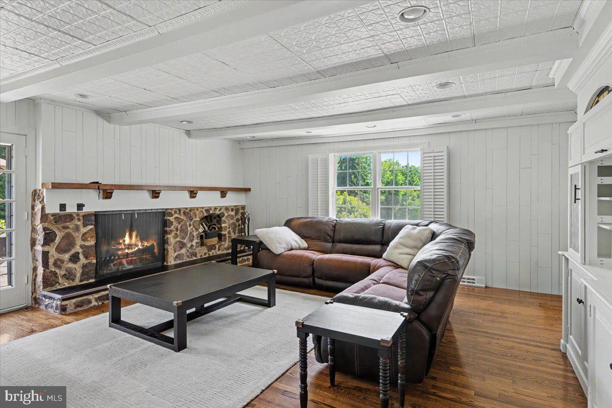 MOUNT EYRE MANOR - Residential