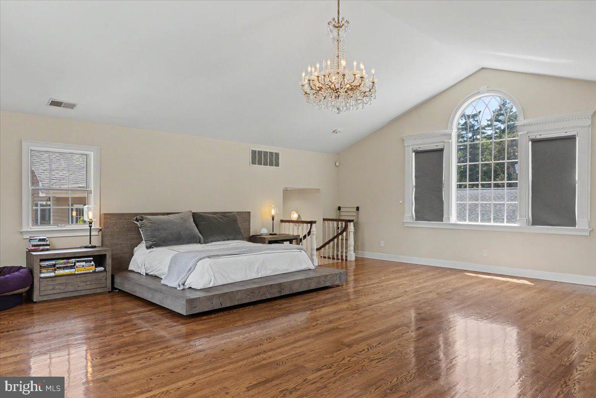 MOUNT EYRE MANOR - Residential