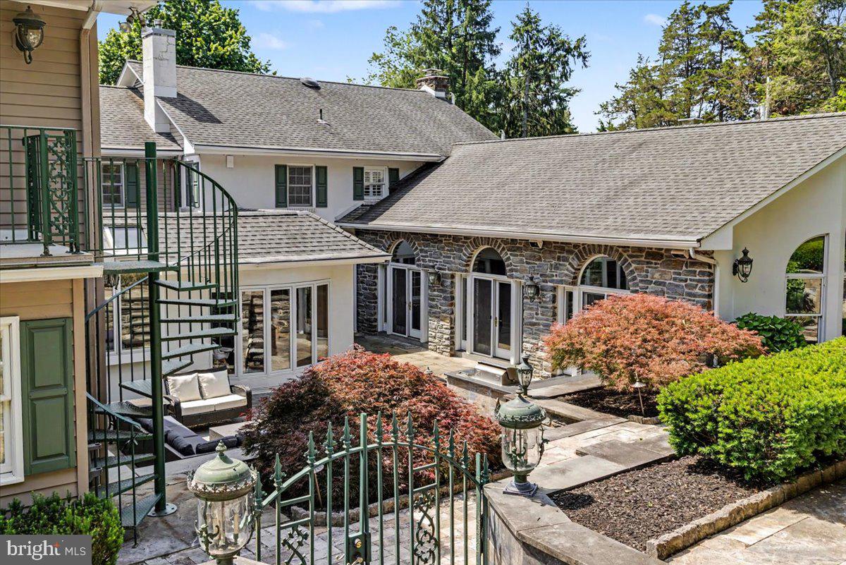 MOUNT EYRE MANOR - Residential
