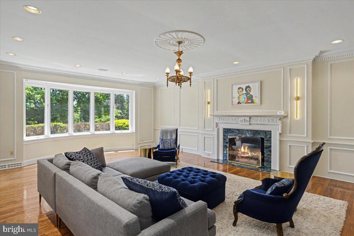 MOUNT EYRE MANOR - Residential