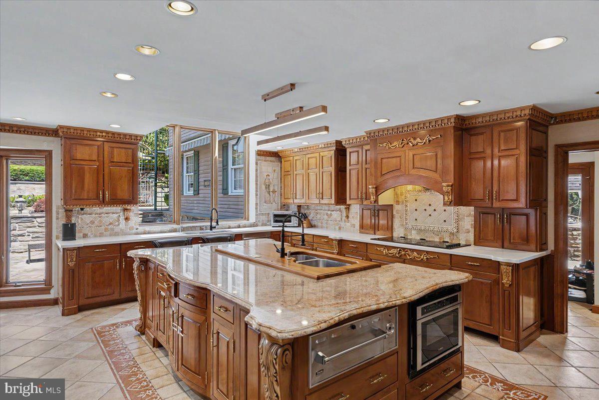 MOUNT EYRE MANOR - Residential