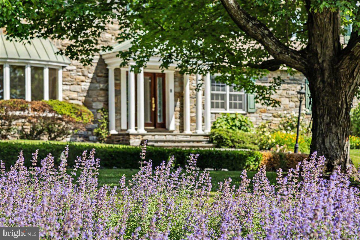 MOUNT EYRE MANOR - Residential