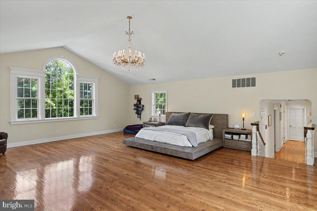 MOUNT EYRE MANOR - Residential