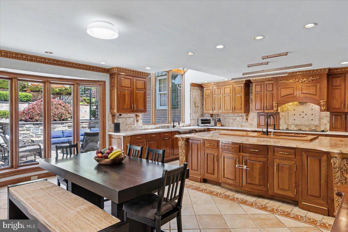 MOUNT EYRE MANOR - Residential