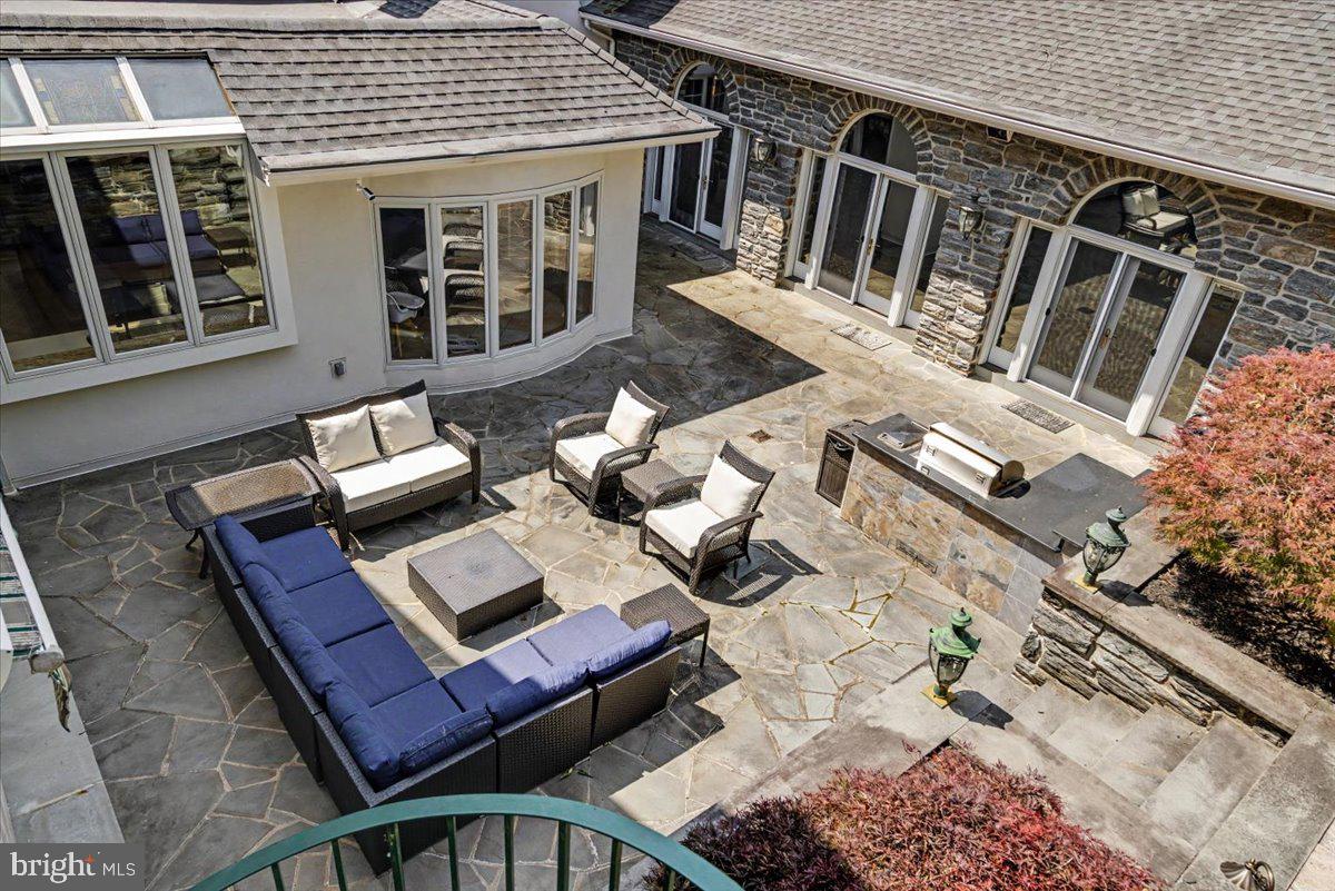 MOUNT EYRE MANOR - Residential