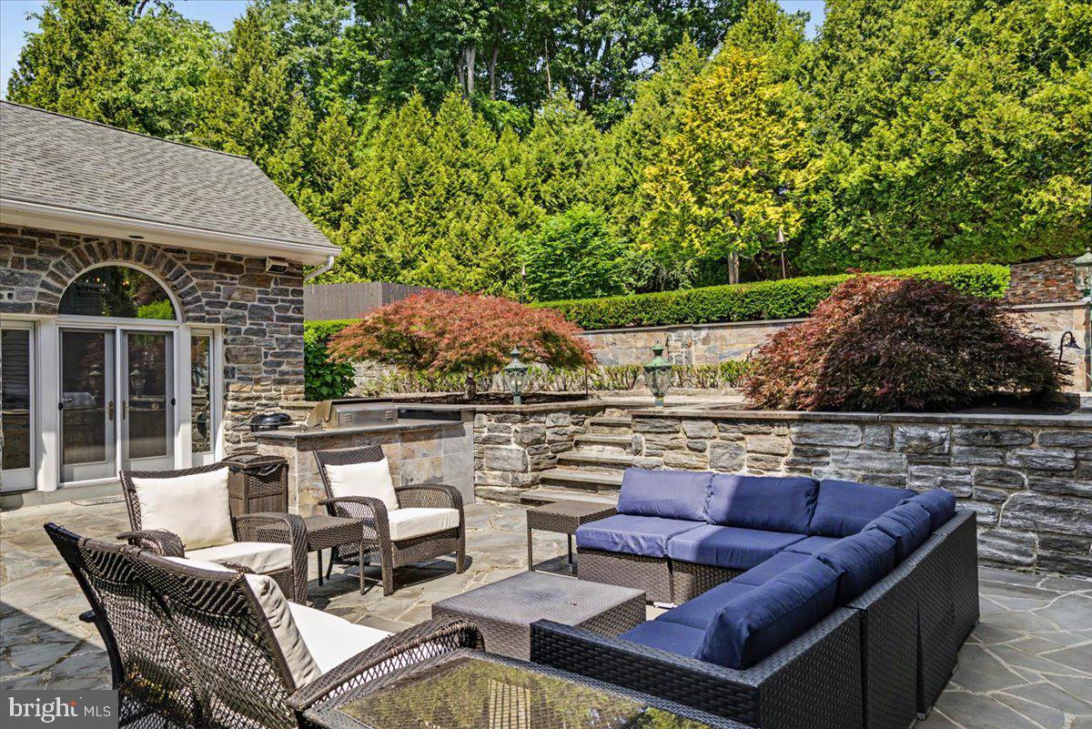 MOUNT EYRE MANOR - Residential