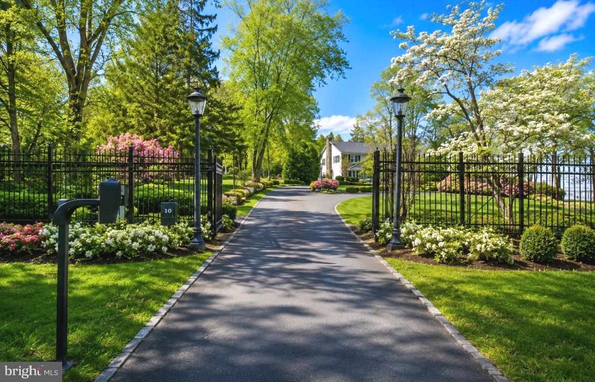 MOUNT EYRE MANOR - Residential