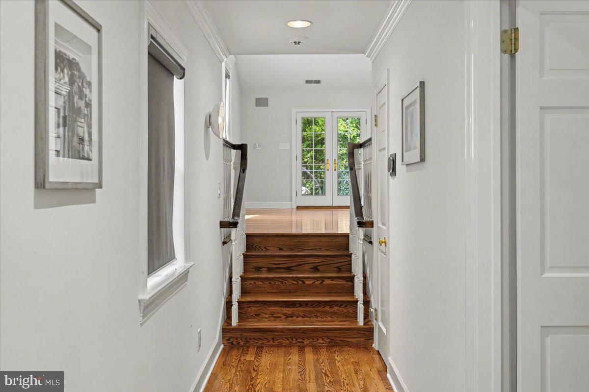 MOUNT EYRE MANOR - Residential