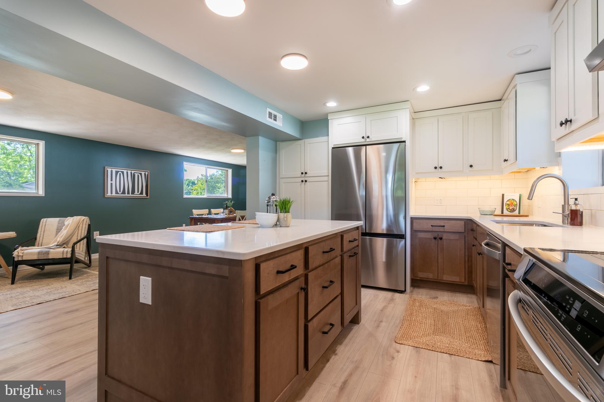 COLLEGE PARK ESTATES - Residential