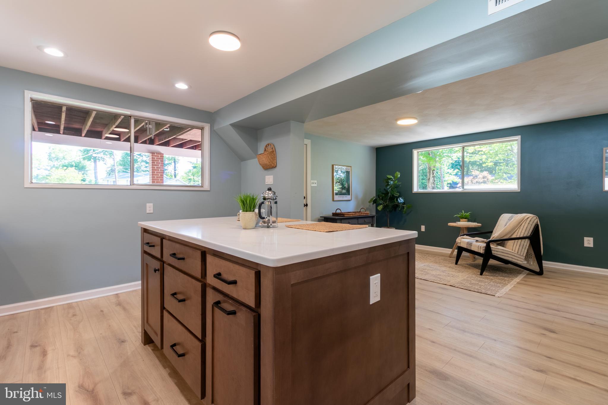 COLLEGE PARK ESTATES - Residential