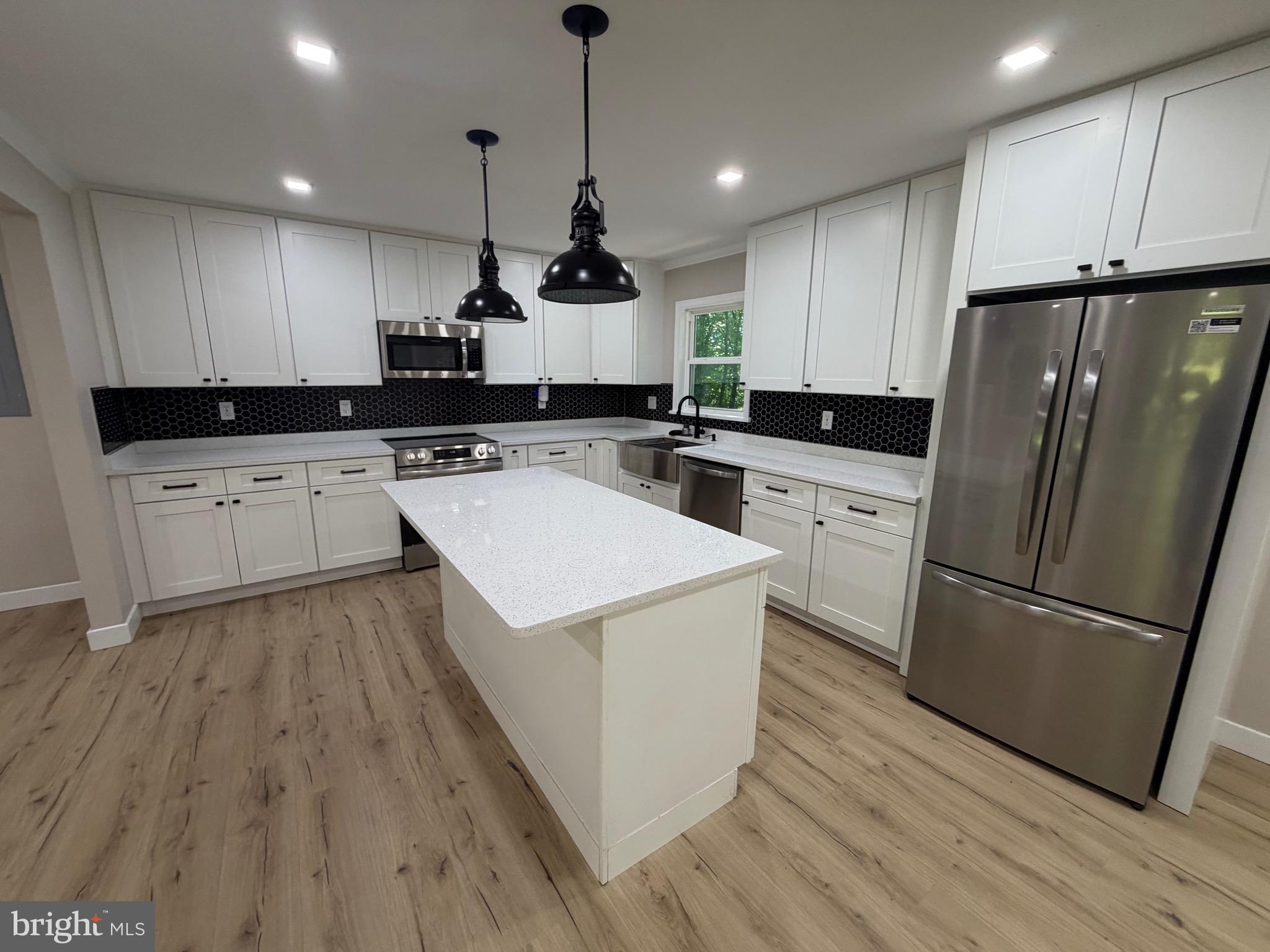 BULL RUN MOUNTAIN ESTATE - Residential