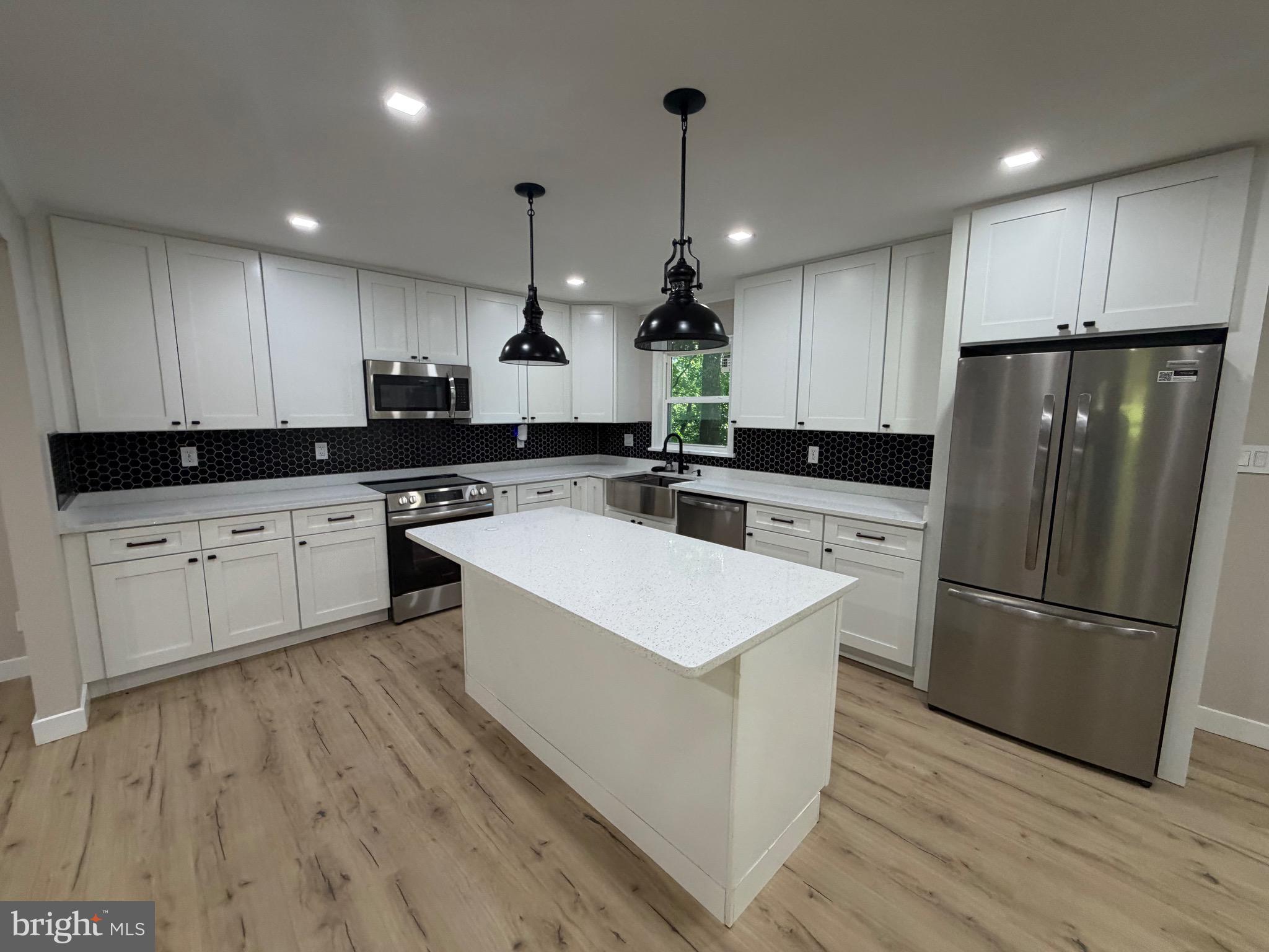 BULL RUN MOUNTAIN ESTATE - Residential