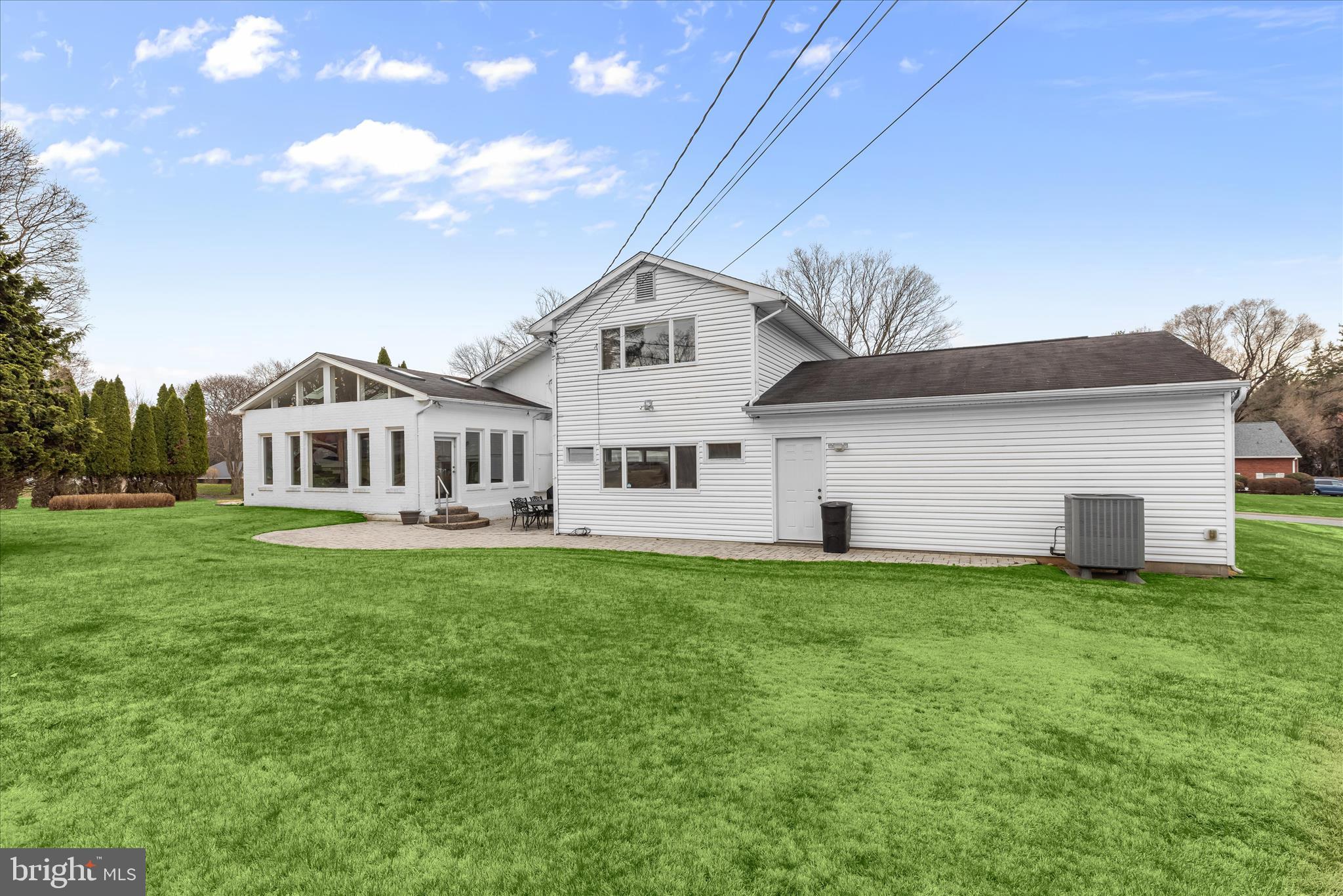 LONG MEADOW ESTATES - Residential