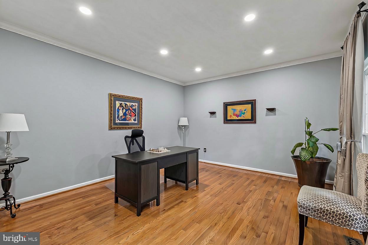 OATLAND FARM - Residential