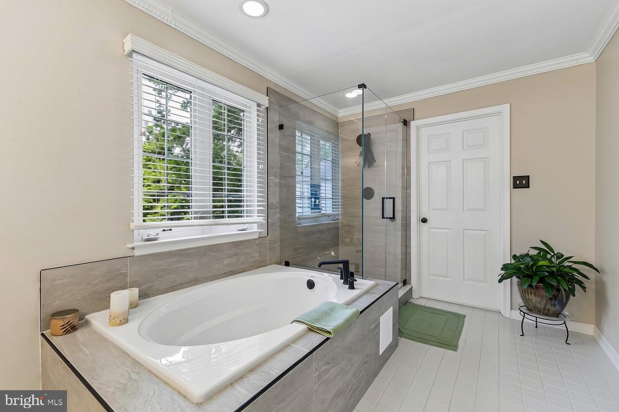 OATLAND FARM - Residential