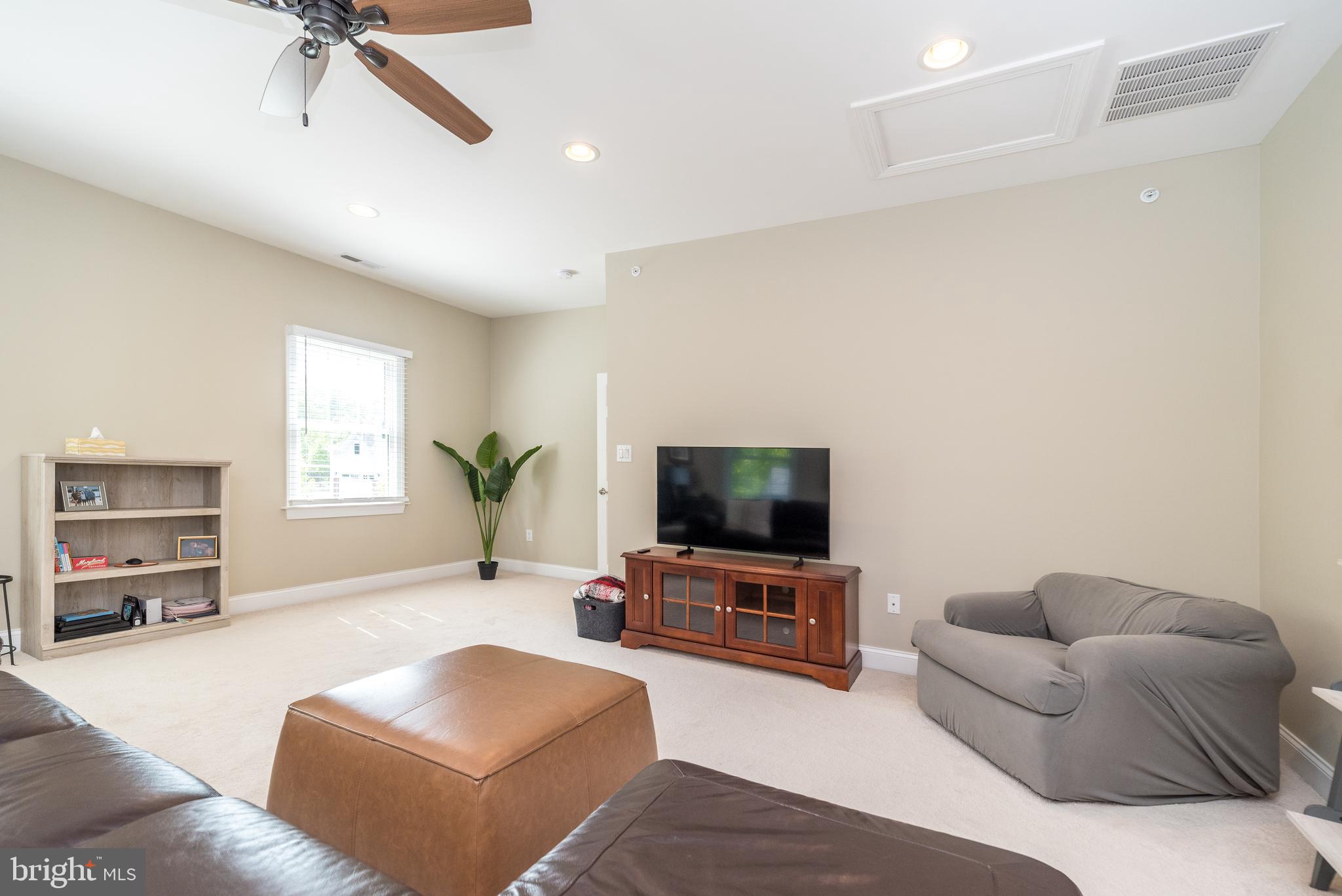 YARDLEY WALK - Residential
