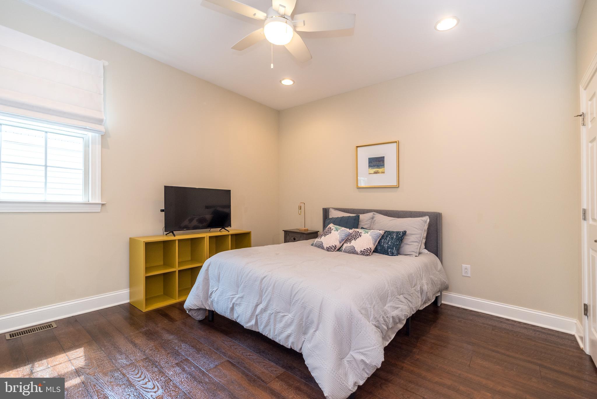 YARDLEY WALK - Residential