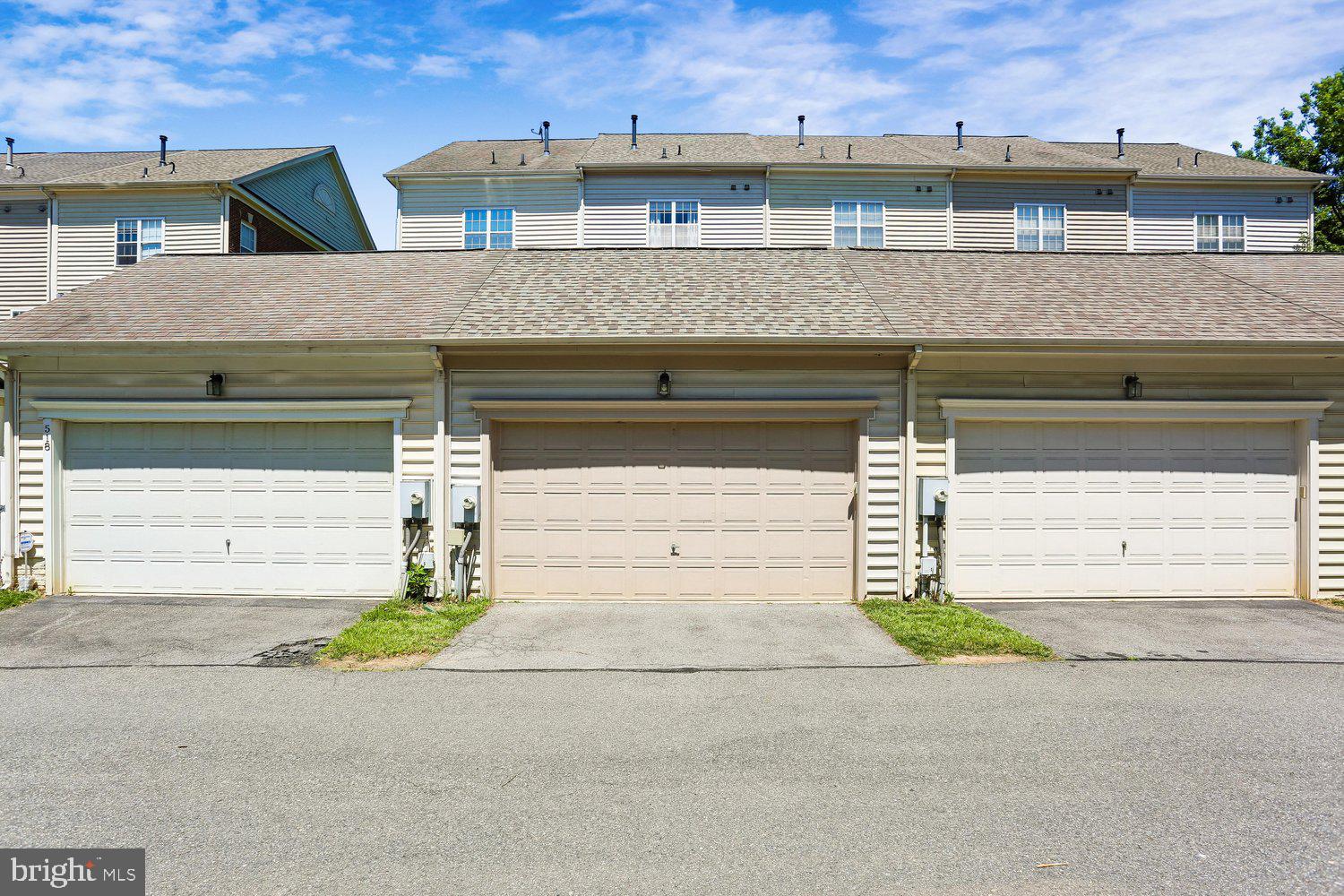 LAKELANDS - Residential