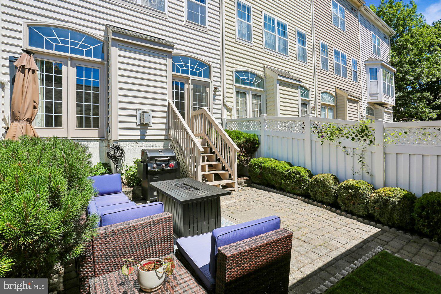 LAKELANDS - Residential