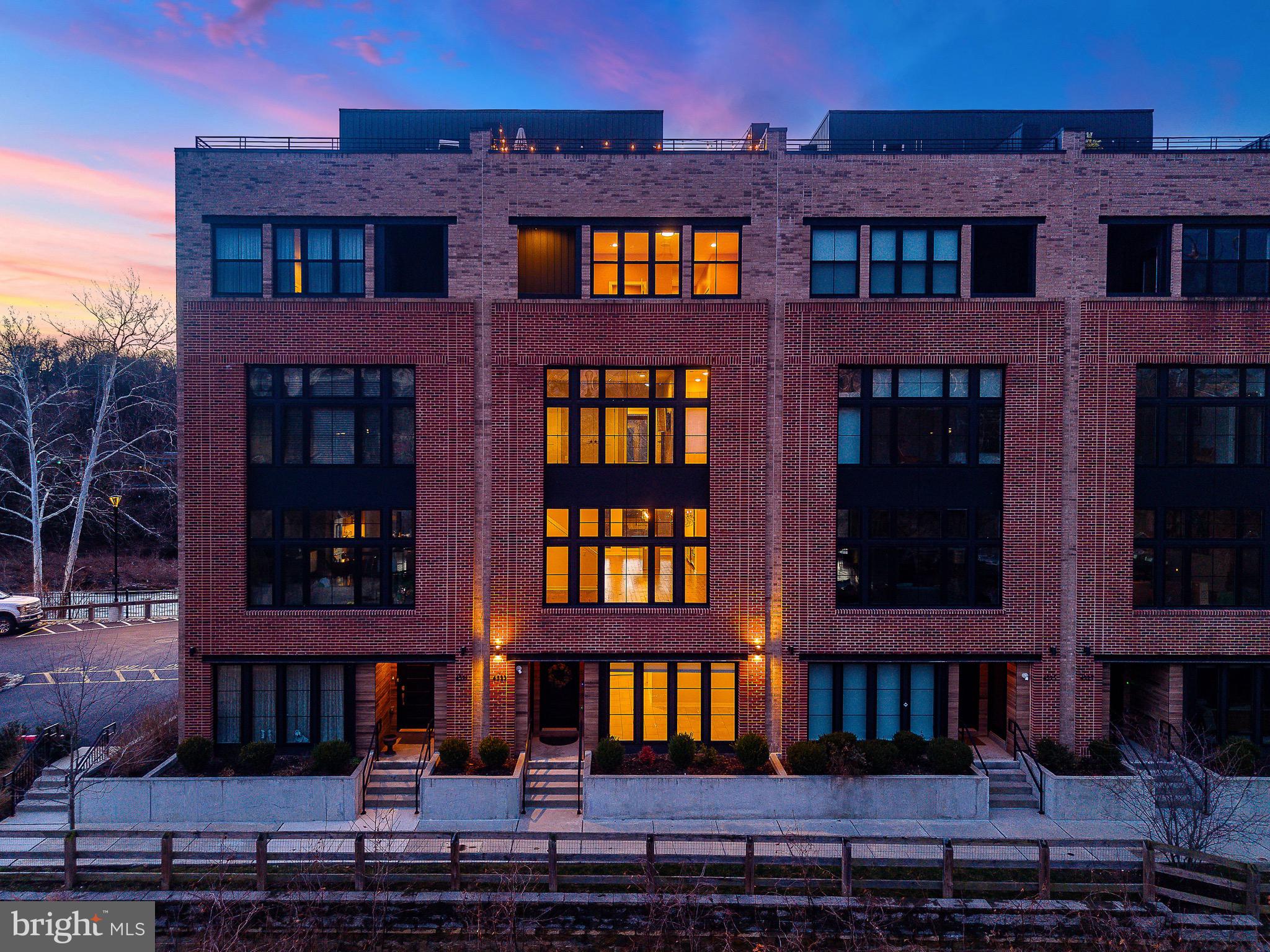 THE LOCKS - Residential