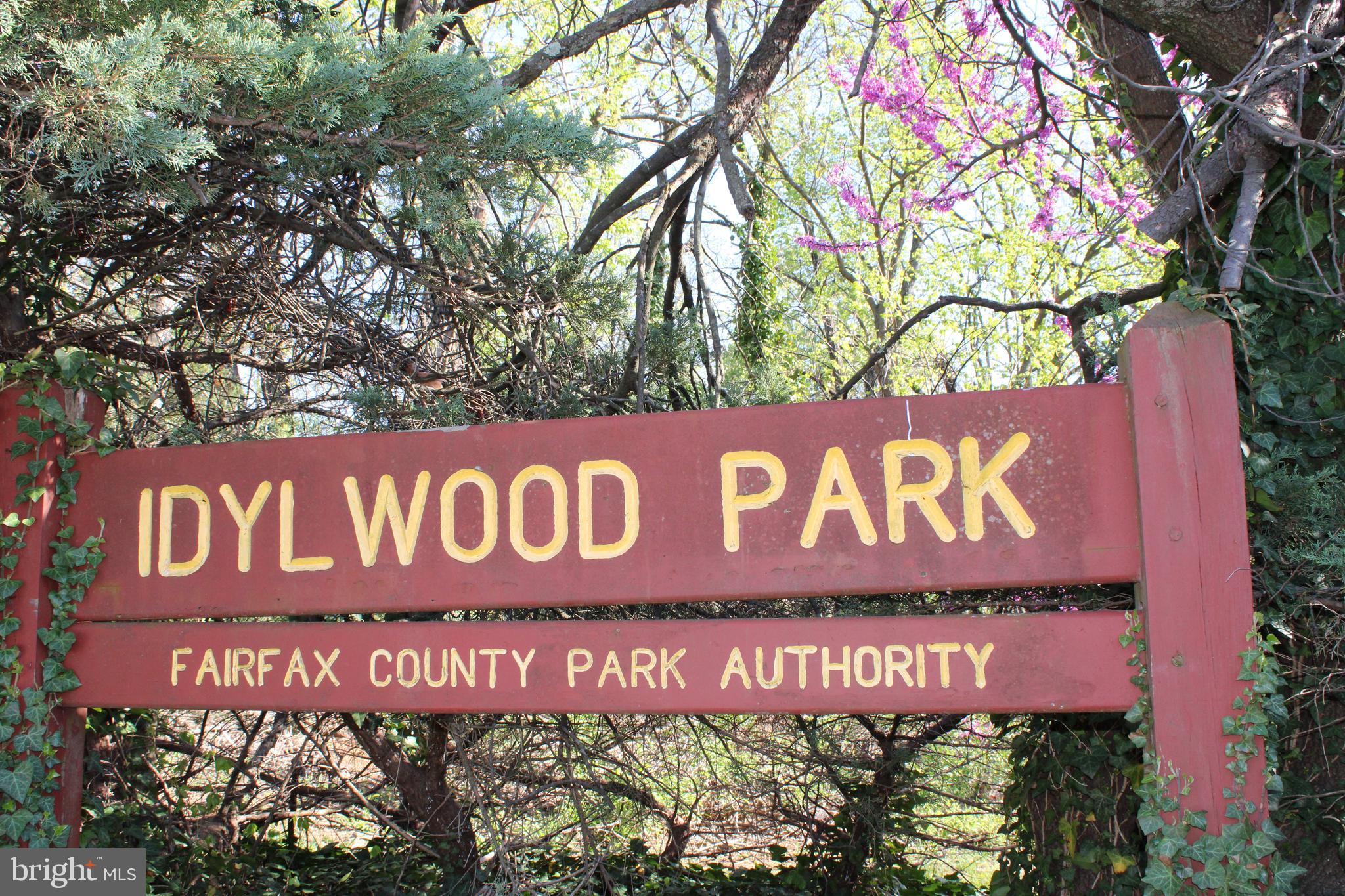 IDYLWOOD - Residential