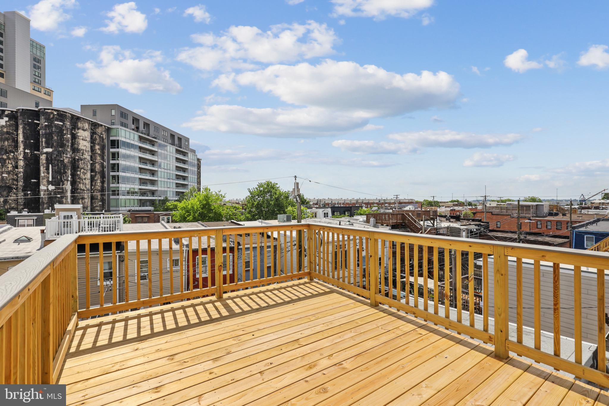 LOCUST POINT - Residential