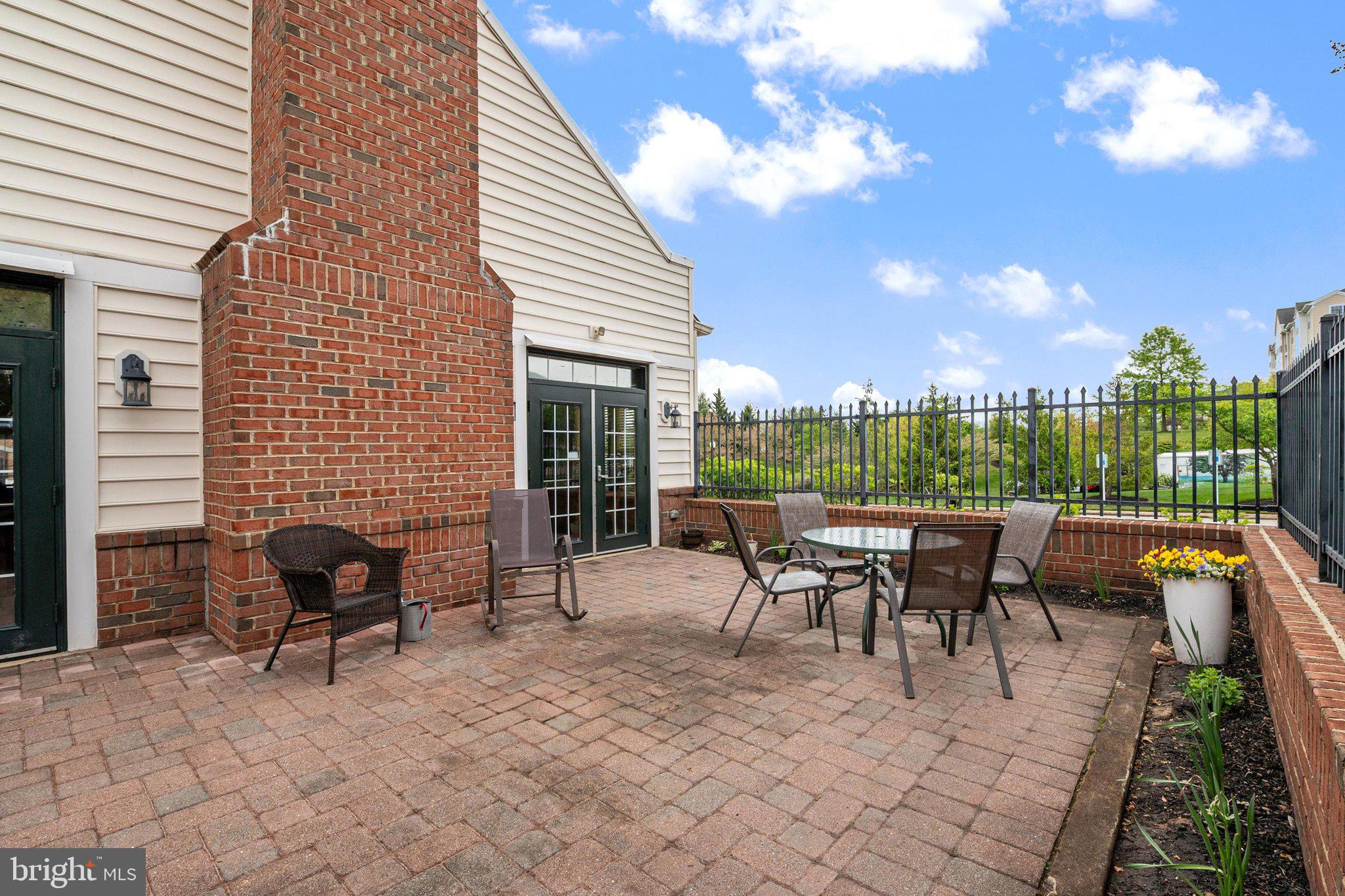 CHESTNUT GABLE - Residential