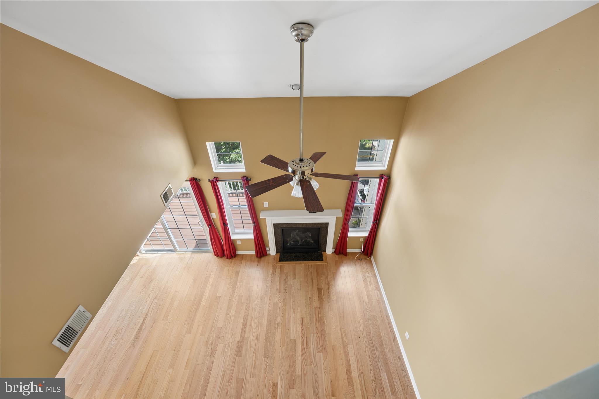 CLOVERLEAF CENTER - Residential