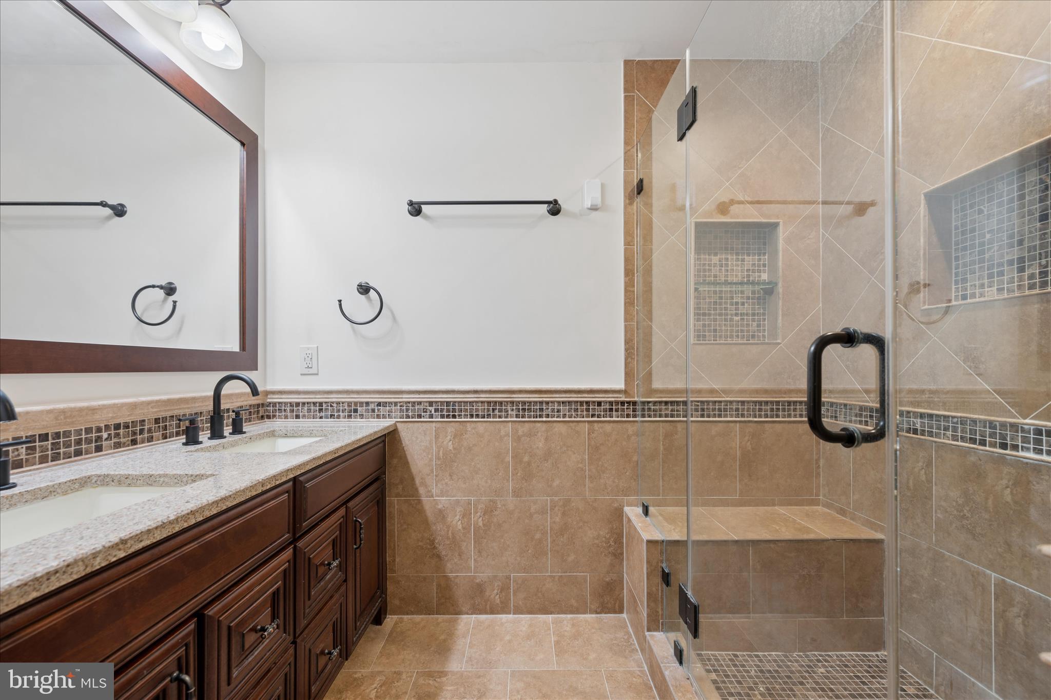 CLOVERLEAF CENTER - Residential