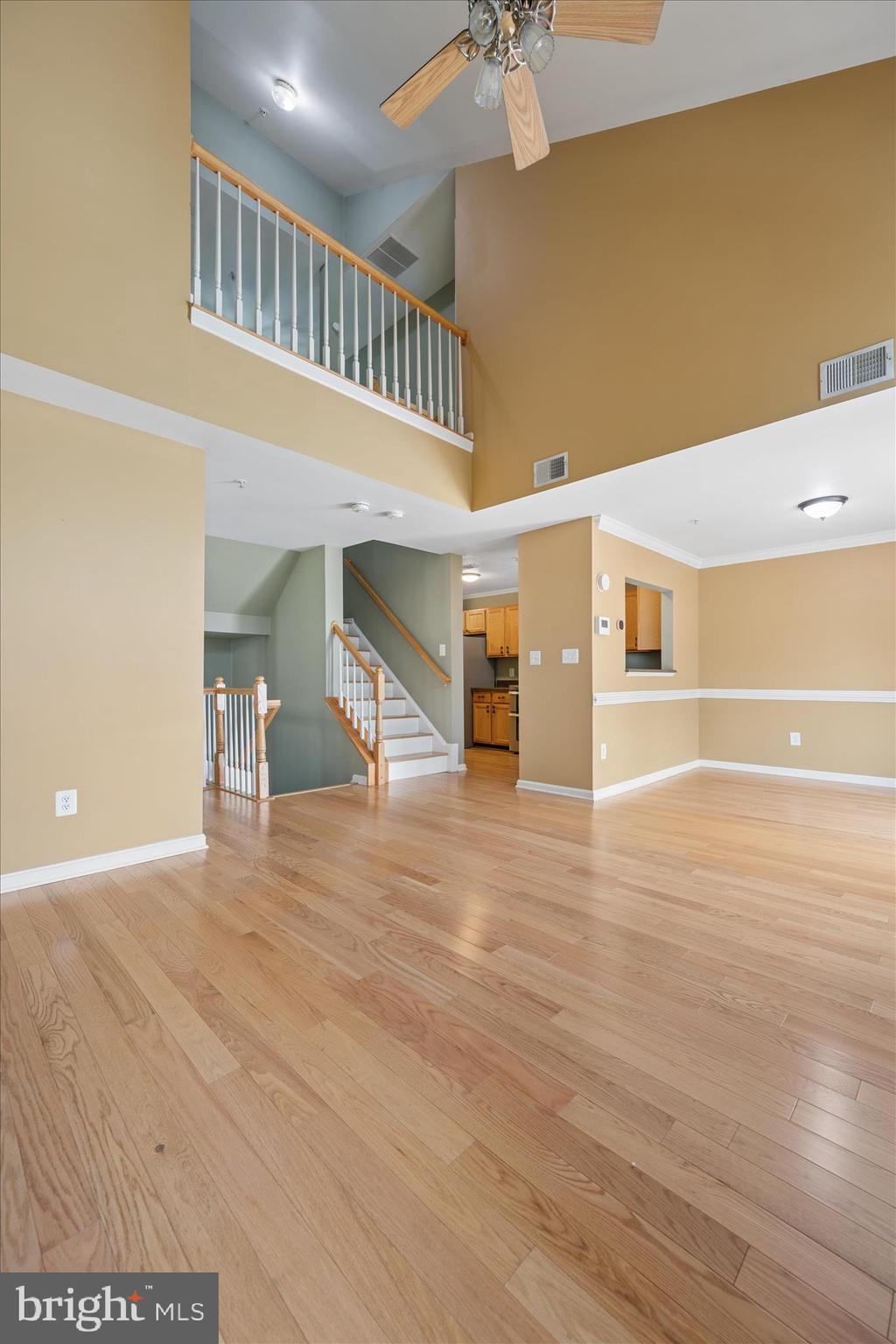 CLOVERLEAF CENTER - Residential