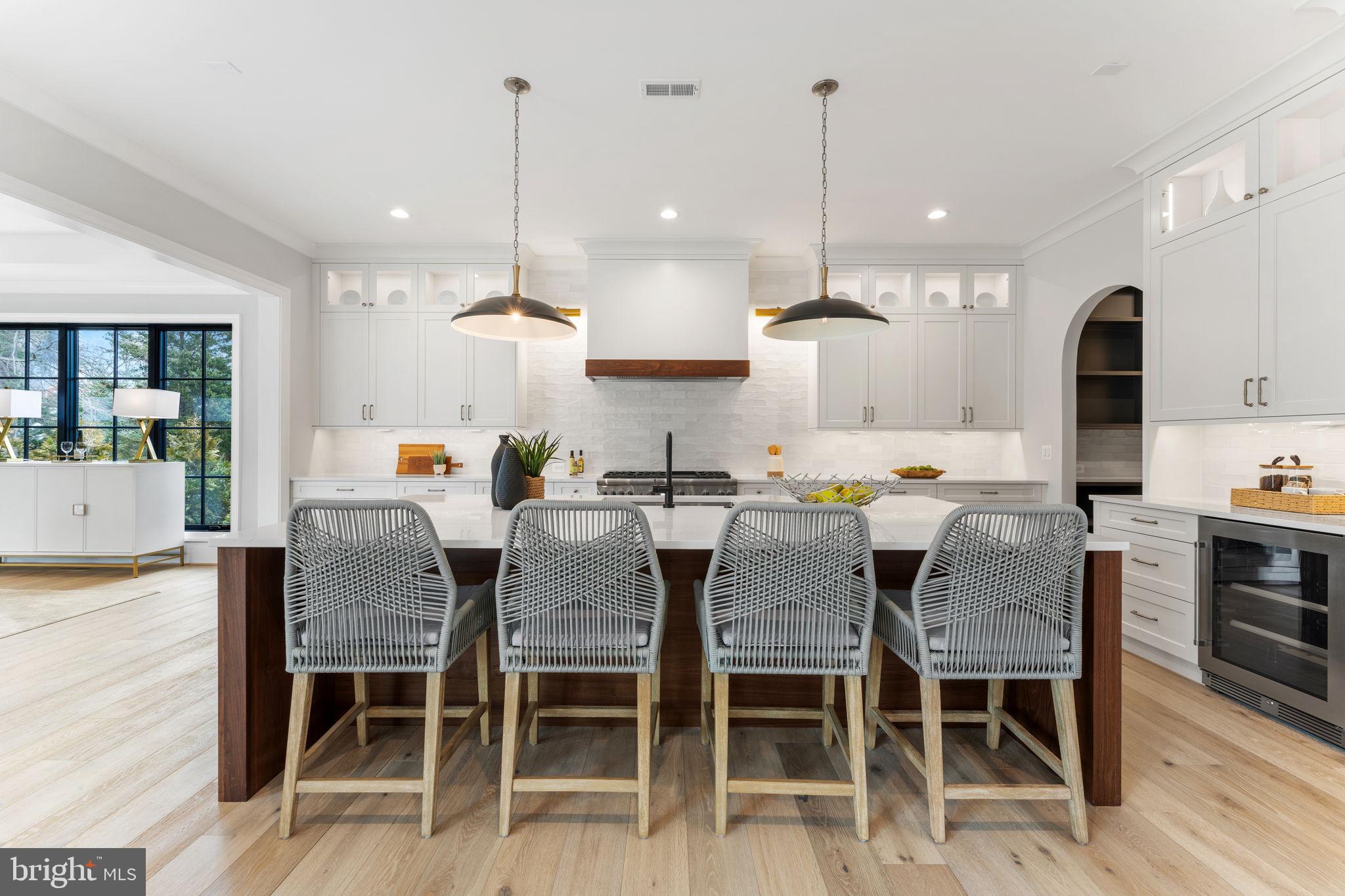 COUNTRY CLUB HILLS - Residential